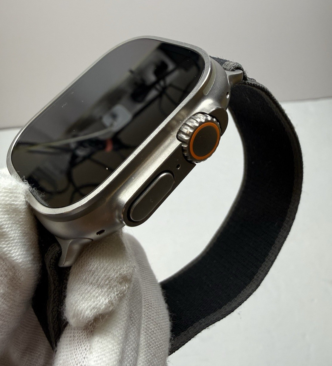 Apple Watch Ultra 2 49MM Natural Titanium Black Trail Loop GPS+Cell, A2986