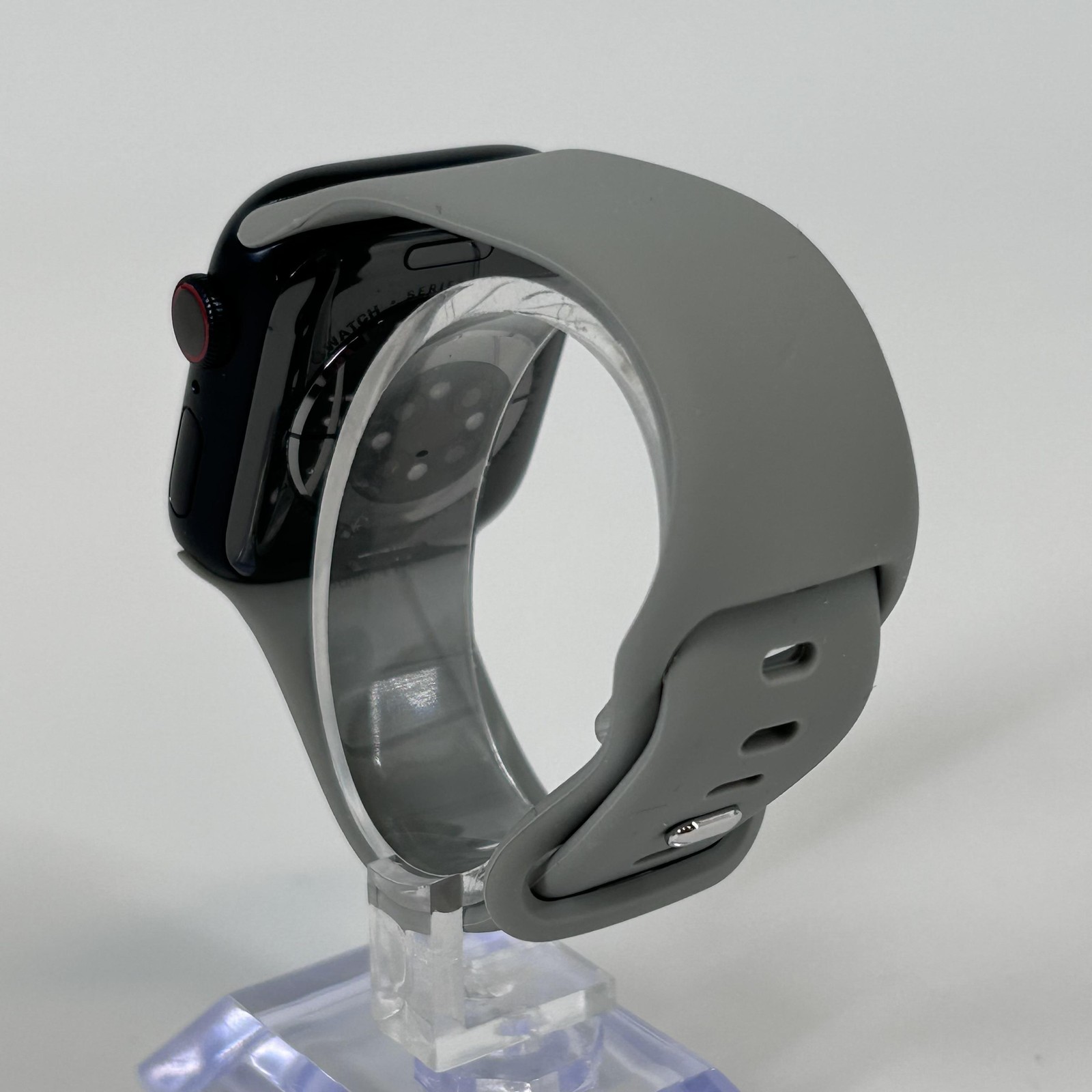 Apple Watch (Series 8) 41mm Space Black Aluminum (LTE) w/ Gray Sport Band – Good