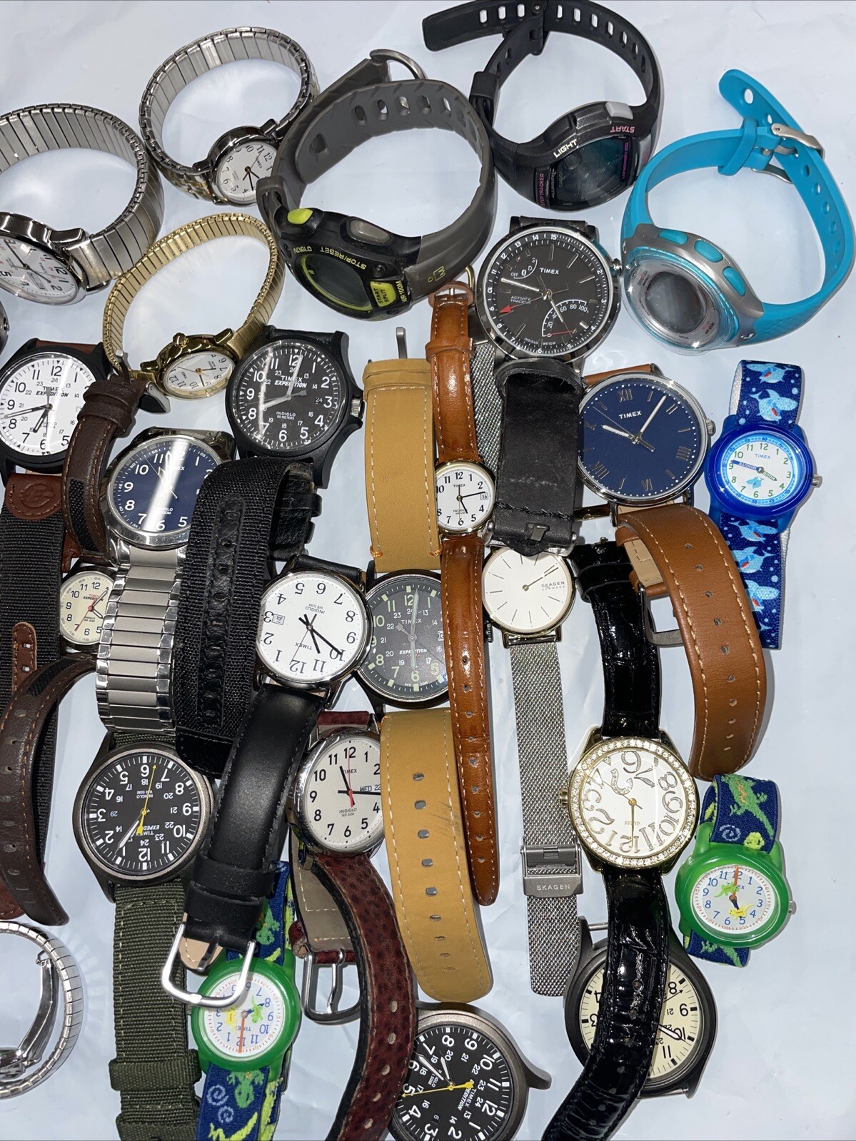 Wholesale lot of 50 Timex watches for parts repairs sold as is untested LAN46