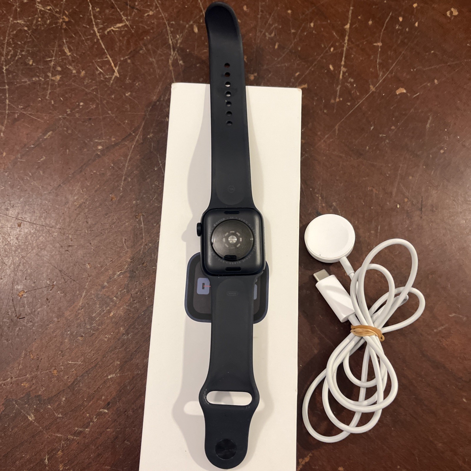 GPS Only Apple Watch SE 2nd Gen 40MM Midnight Aluminum Black Sport Band L24