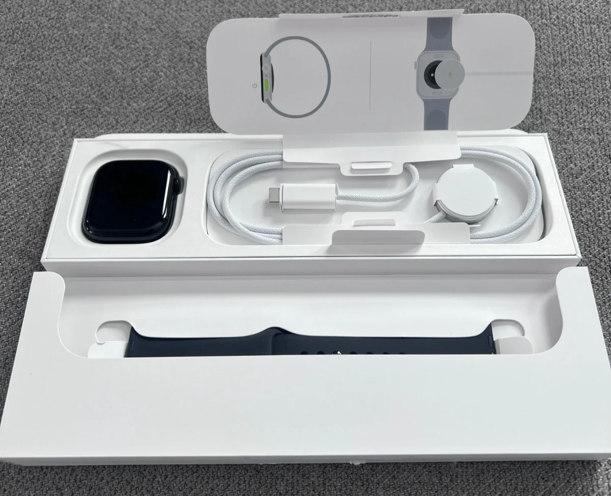 Apple Watch Series 10 (GPS) 46mm w Sport Band M/L Jet Black MWWQ3LW/A 2024 Model