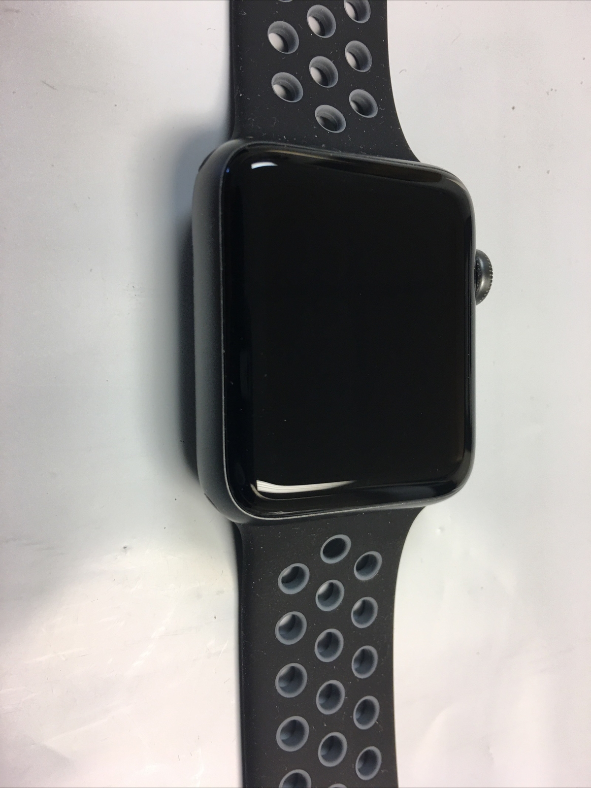 Apple Watch Nike+ 42mm Aluminum Case Black/Cool Gray Sport Band – (MNYY2LL/A)