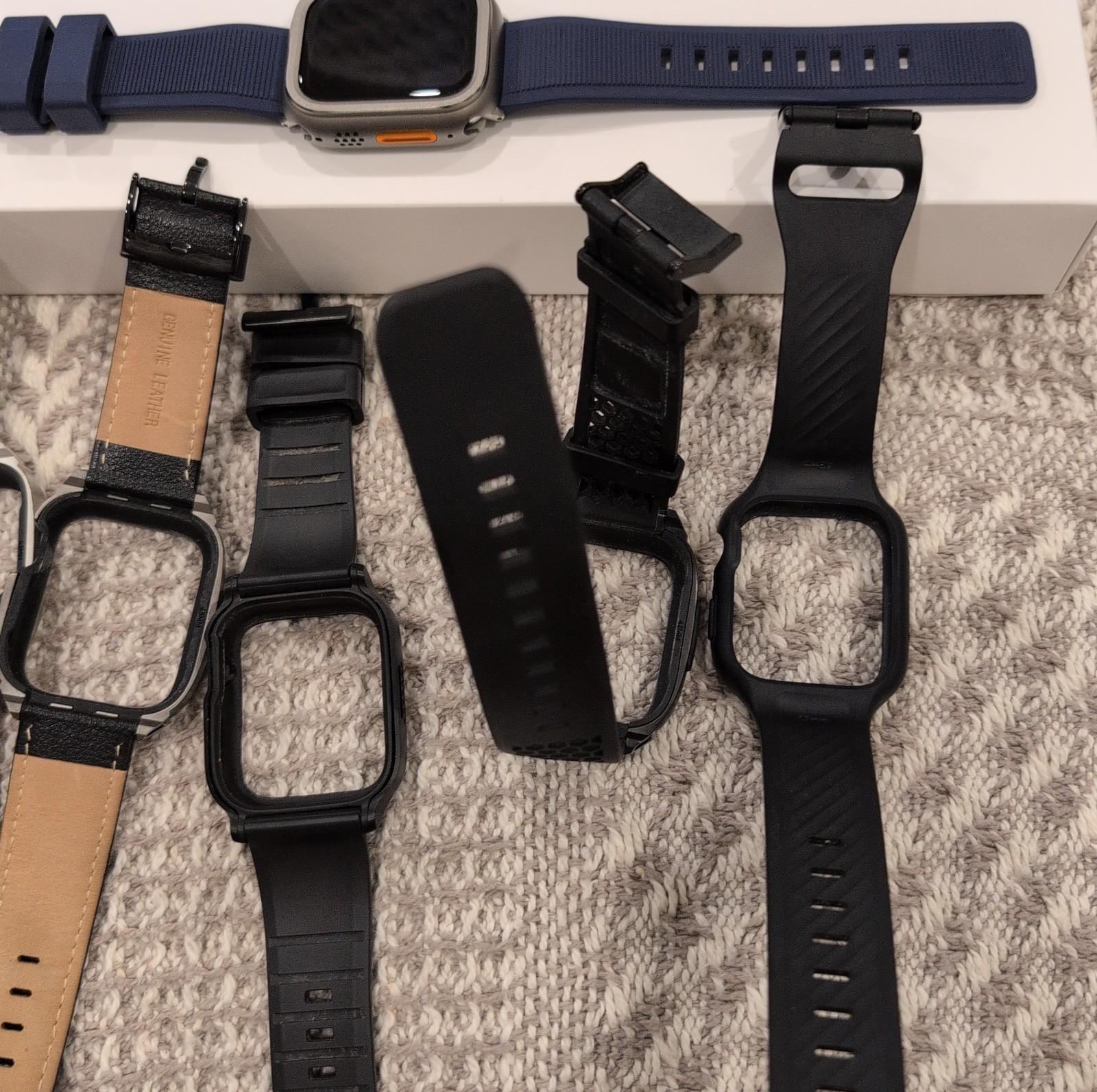 Apple Watch Series 7 45mm GPS Midnight Aluminum Case Sports Band (A2474) Extras