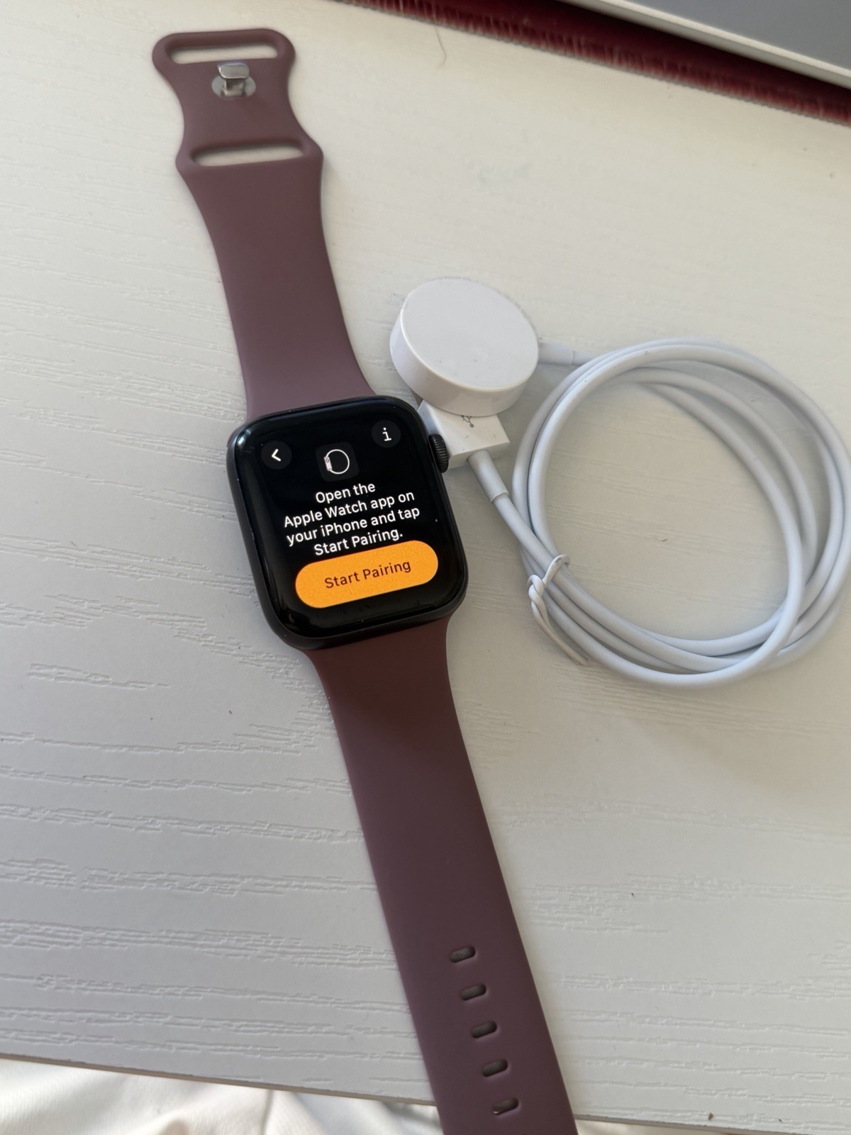 Apple Watch SE 1st Gen 44 MM Gray Aluminum Case GPS