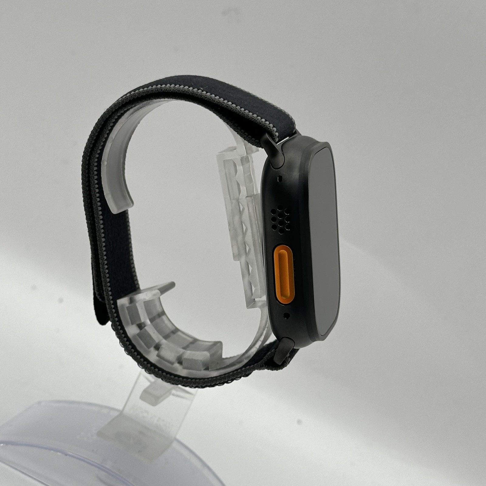 Apple Watch (Ultra 3) 49mm Black Titanium w/Black/Charcoal Trail Loop (LTE)-9/10