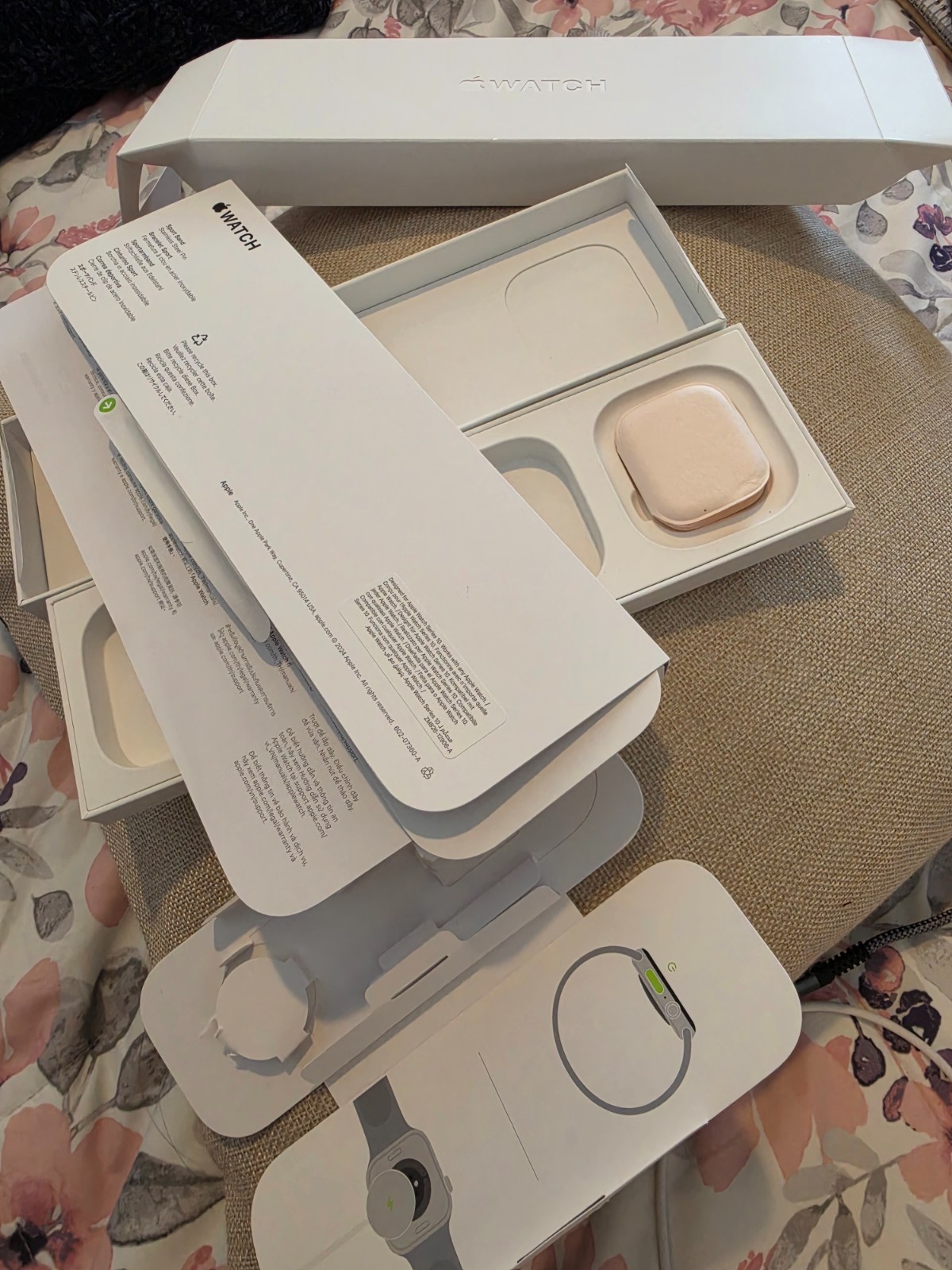 Apple Watch Gen 11 Series 11 42mm Rose Gold Aluminum – Light Blush Sport Band