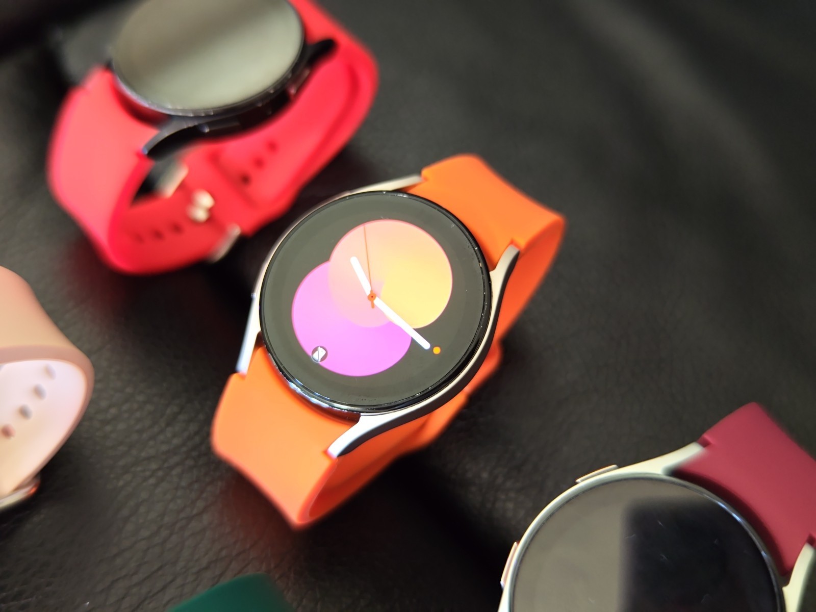Samsung Galaxy Watch5 40mm Graphite Silicone Multicolor Light Scratch Work Great