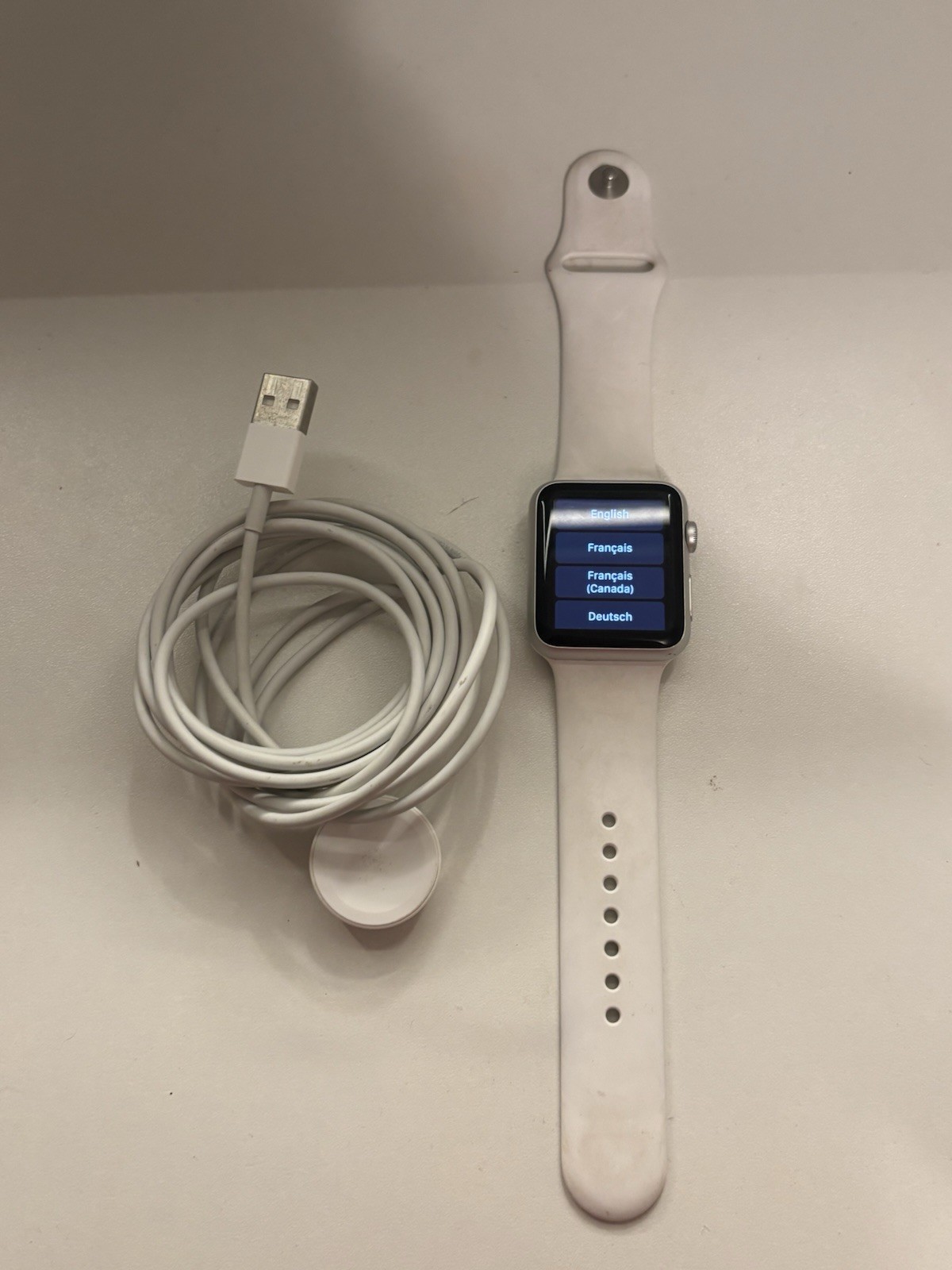Apple Watch Series 3 white base w/ white rubber band