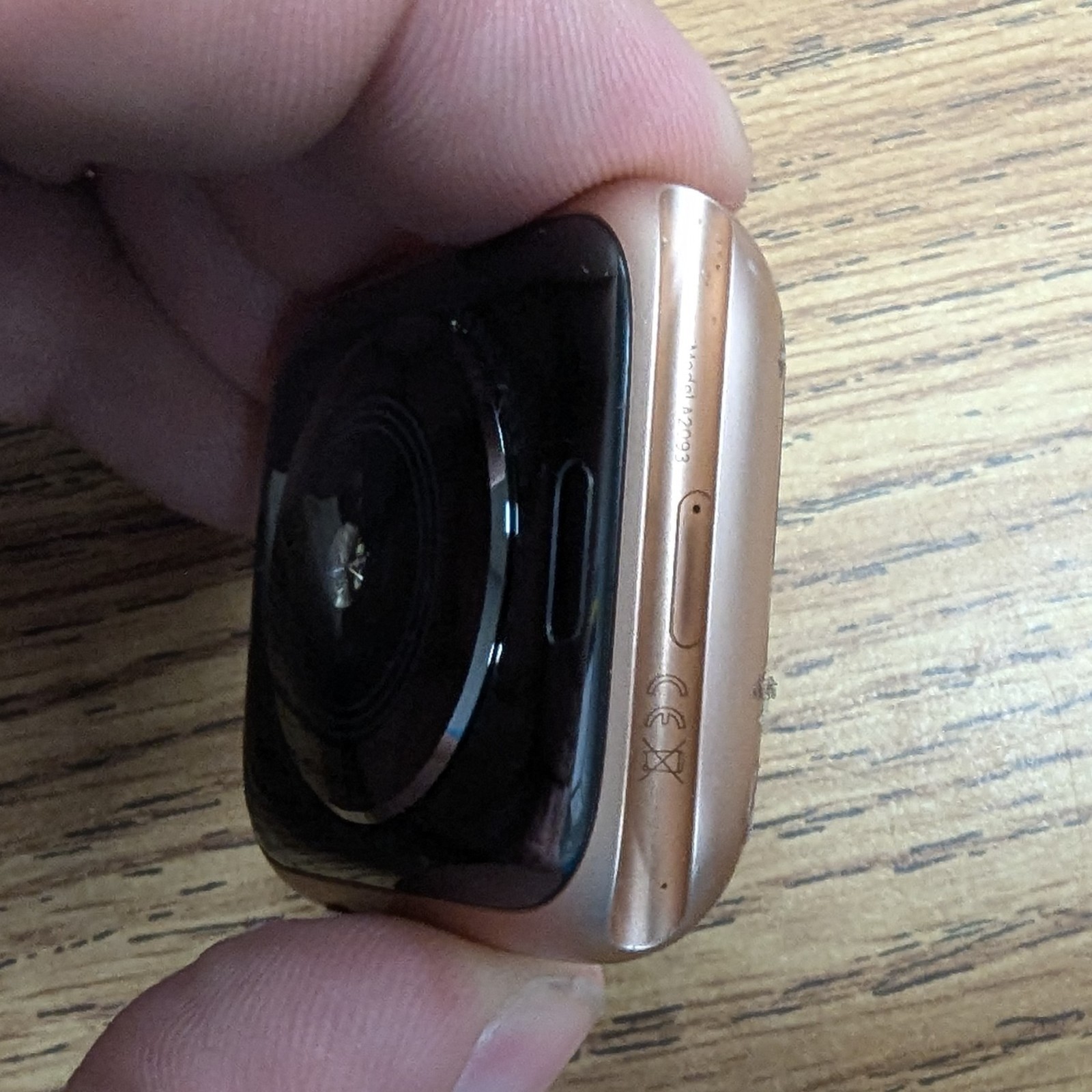 *AS IS* For Parts Or Repair Apple Watch Series 5 44mm Rose Gold No Returns