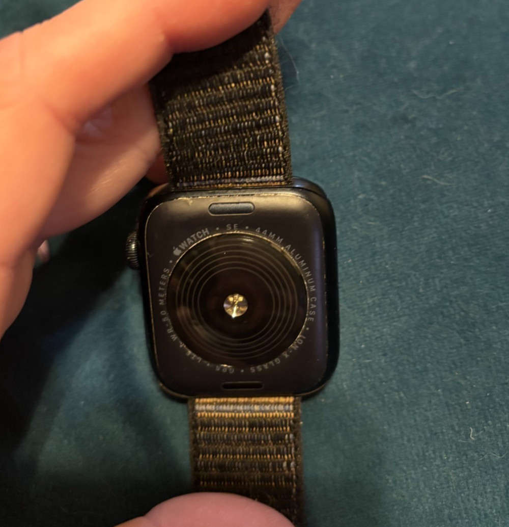 Apple Watch SE 2 (2022) 44mm GPS + Cellular A2727 Midnight w/ Black Woven Band