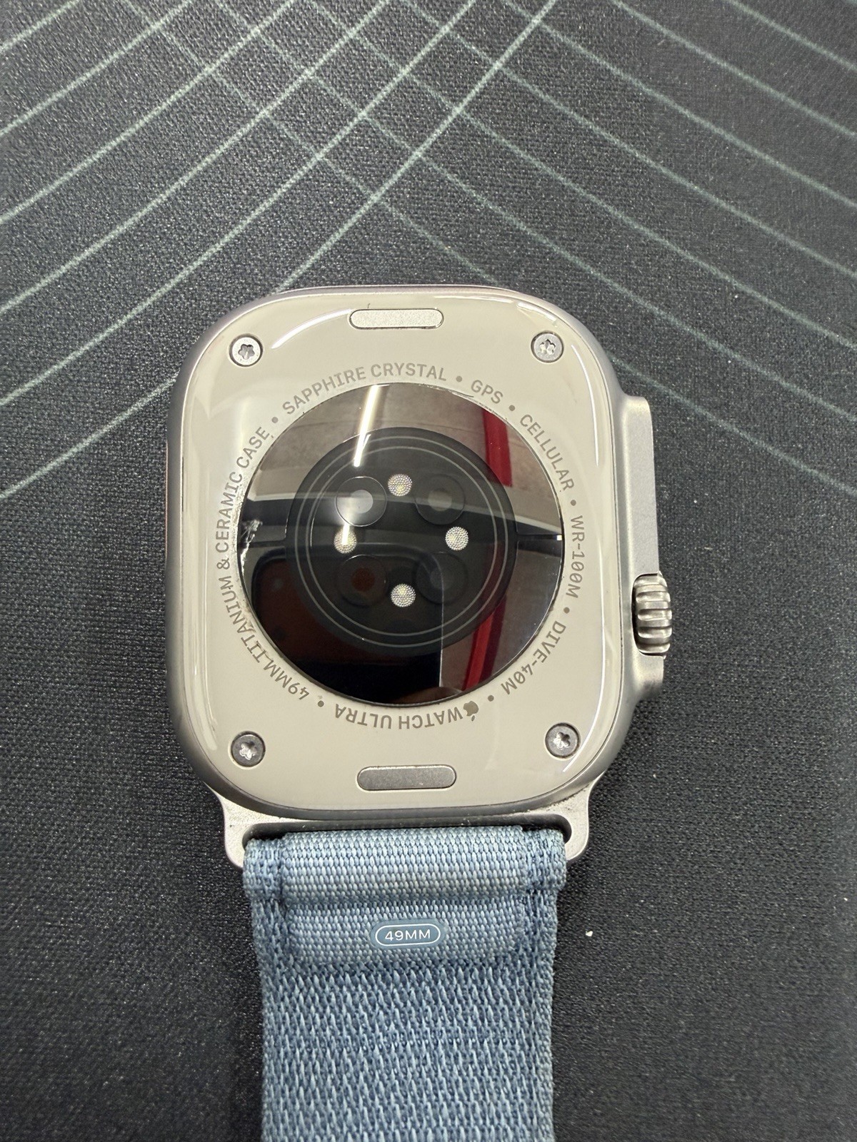 Apple Watch Ultra 3 / 49mm / Titanium Silver Case / Blue Fabric Band / 3IL