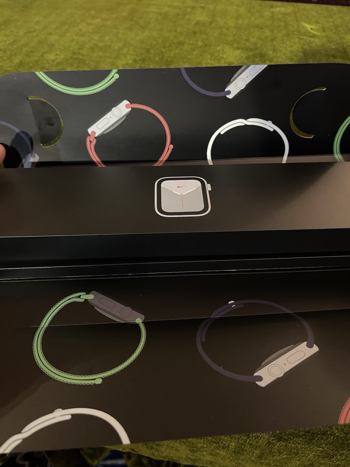 Apple Watch Series 6 Nike 40mm Aluminum Case with Pure Platinum/Black Sport Band