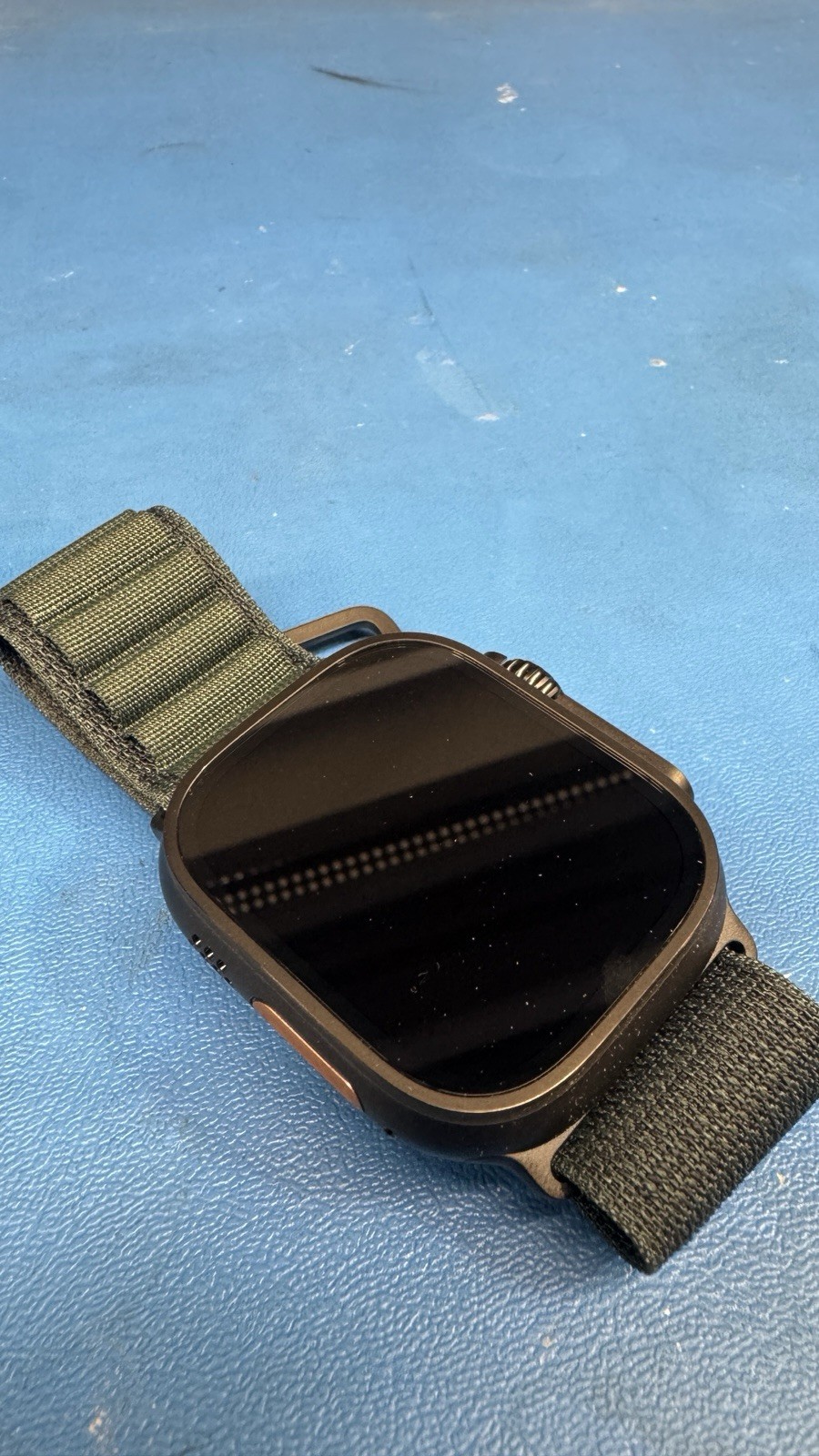 Apple Watch Ultra 2 (GPS+Cellular) 49mm Titanium Case w/ Dark Green Alpine Loop
