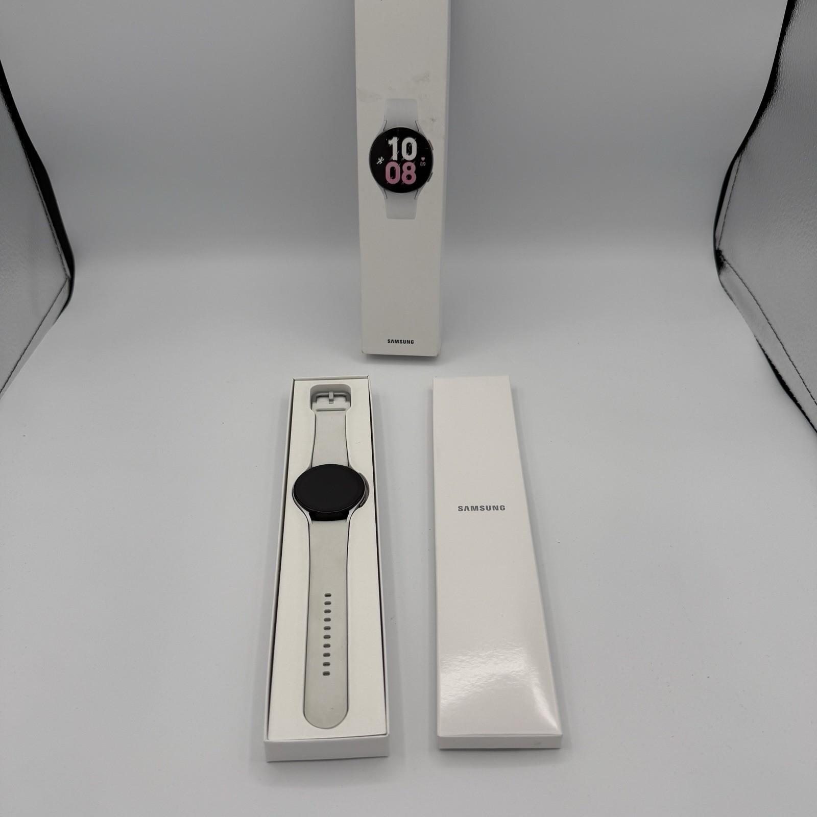 Samsung Galaxy Watch5 Aluminum Smartwatch 44mm BT – Silver SM-R910NZSAXAA (VG)