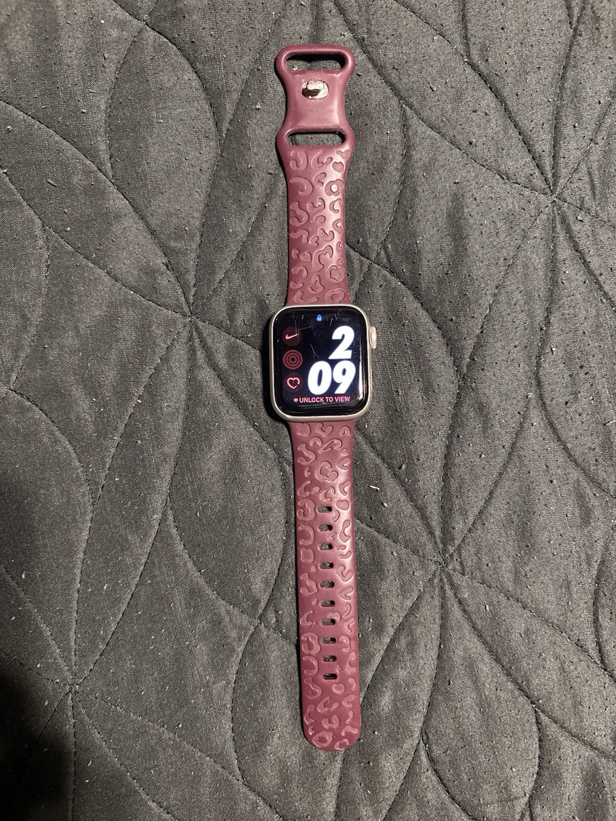 Apple Watch SE 40mm Gold Aluminum Unlocked