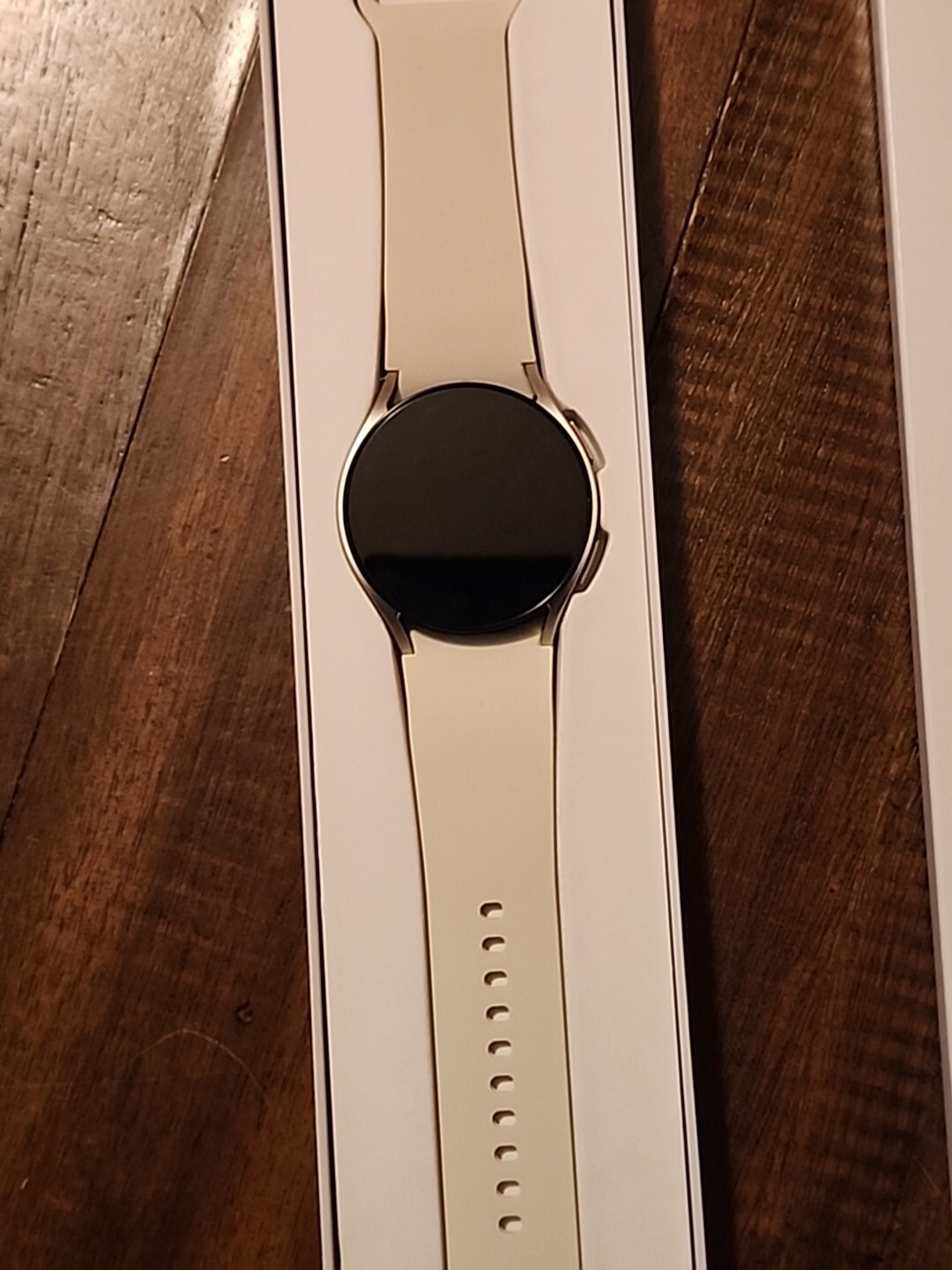 Samsung Galaxy Watch6 SM-R930 40mm Gold Aluminum Case with Cream Sport Band…