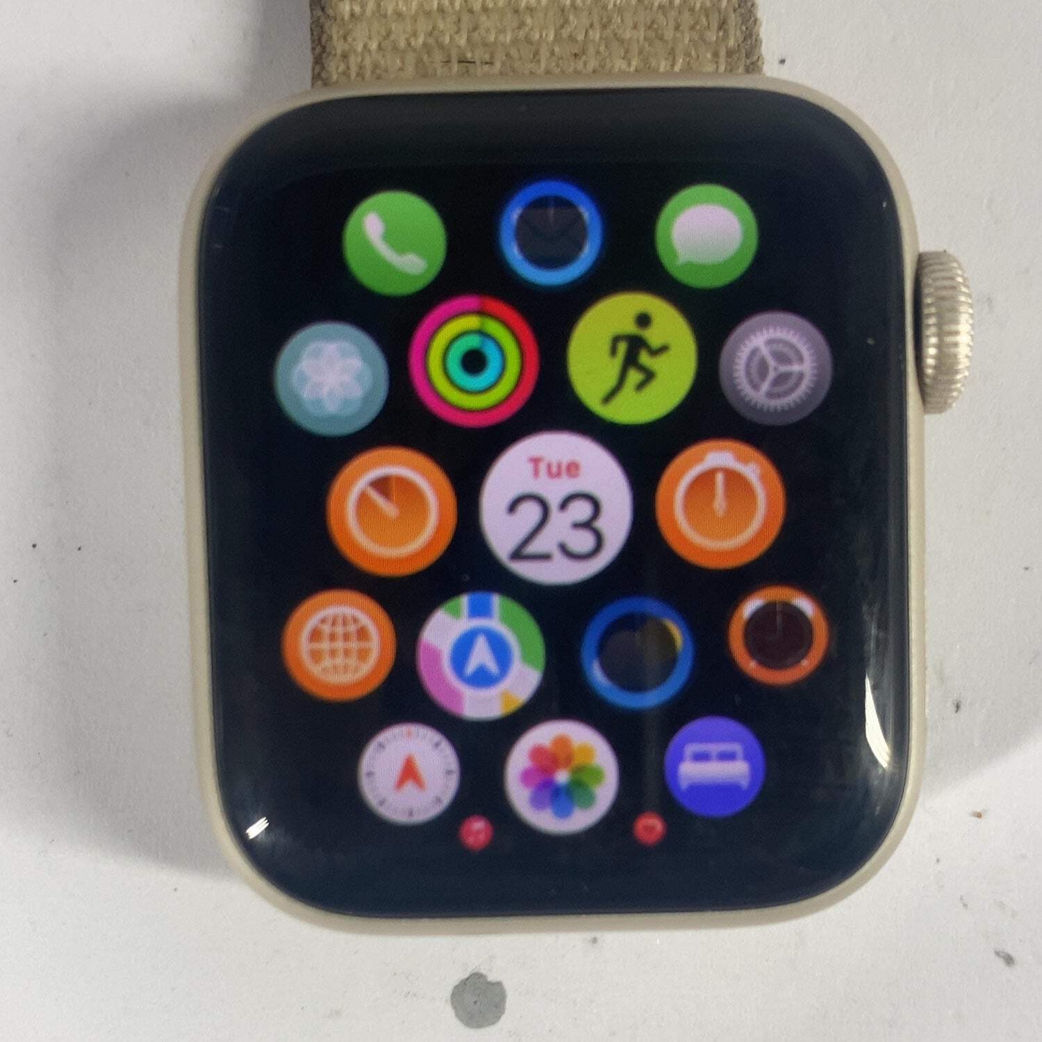 Unlocked Apple Watch SE 2nd Gen 40MM Starlight Aluminum Starlight Sport Band
