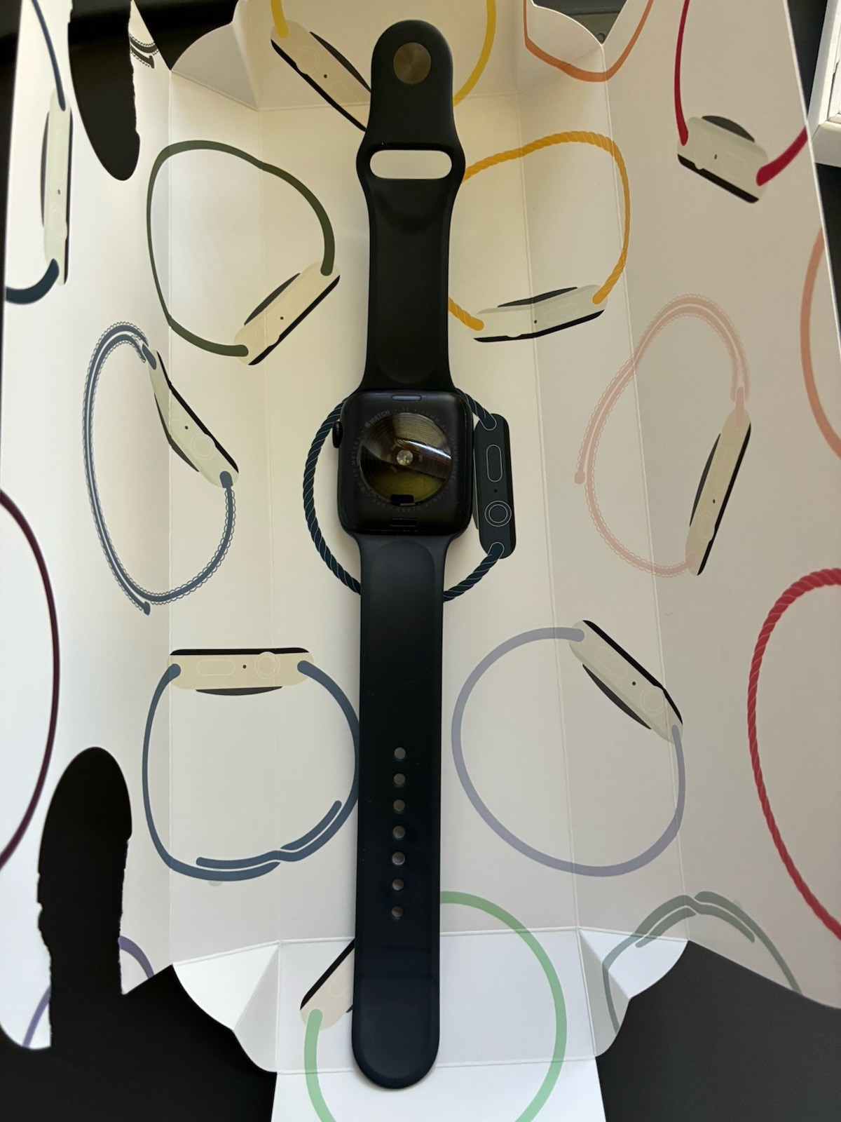 Apple Watch SE 2nd Gen 44mm Midnight Black Aluminum GPS Sport Band Used M/L Band