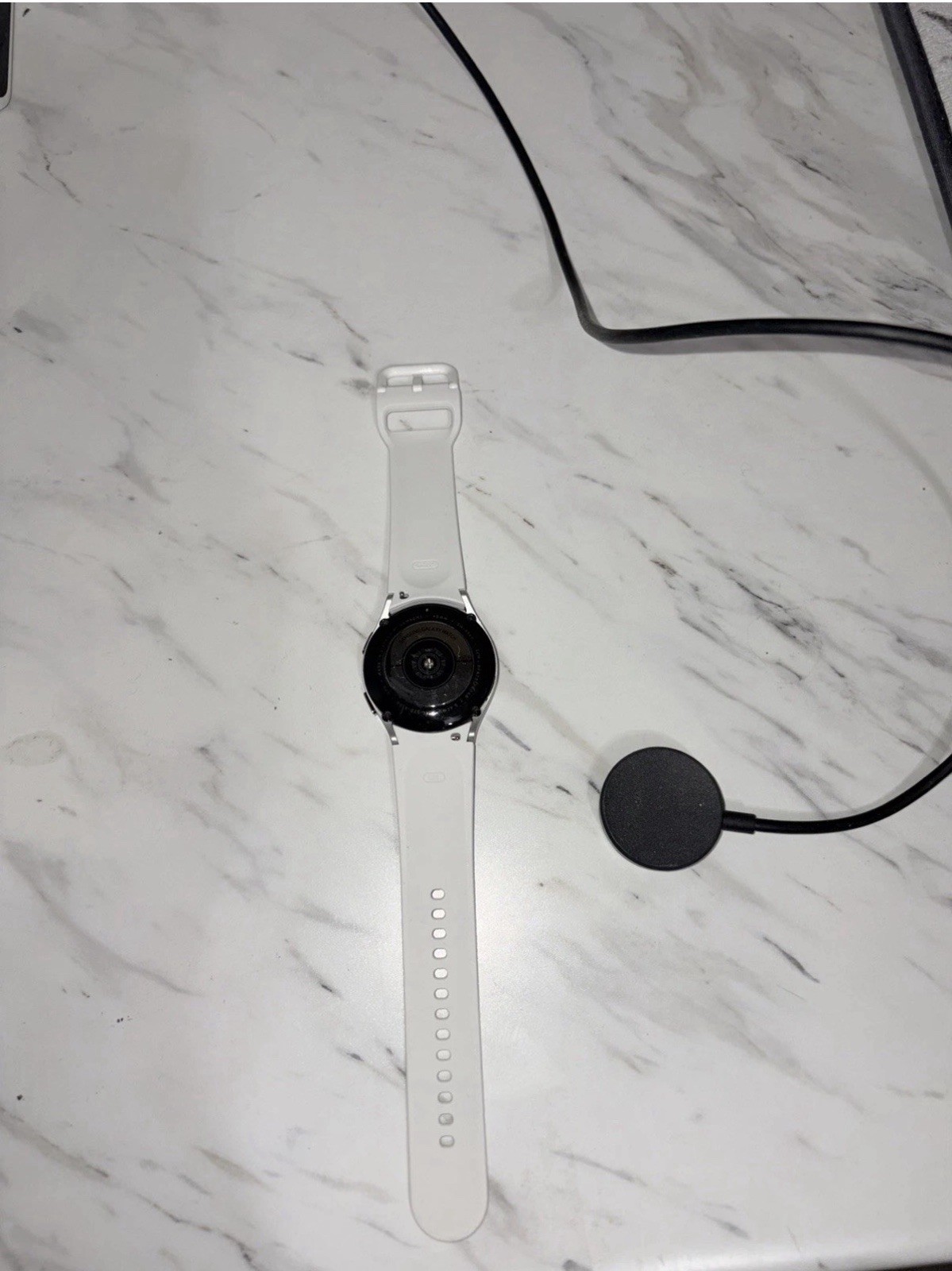 Samsung Galaxy Watch 4 40mm Aluminum Smartwatch SM-R860 White Band