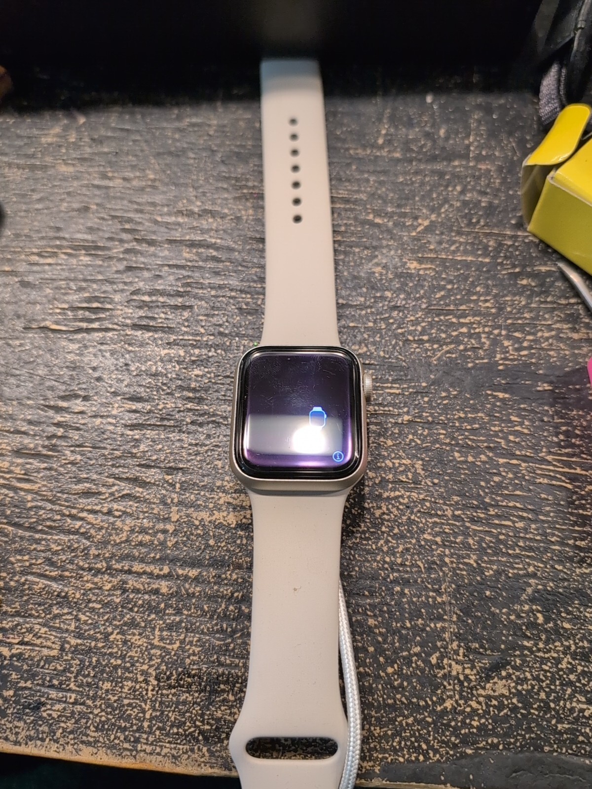 Apple Watch SE 40mm Gold Aluminum Case GPS + Cellular READ DESCRIPTION. AS IS