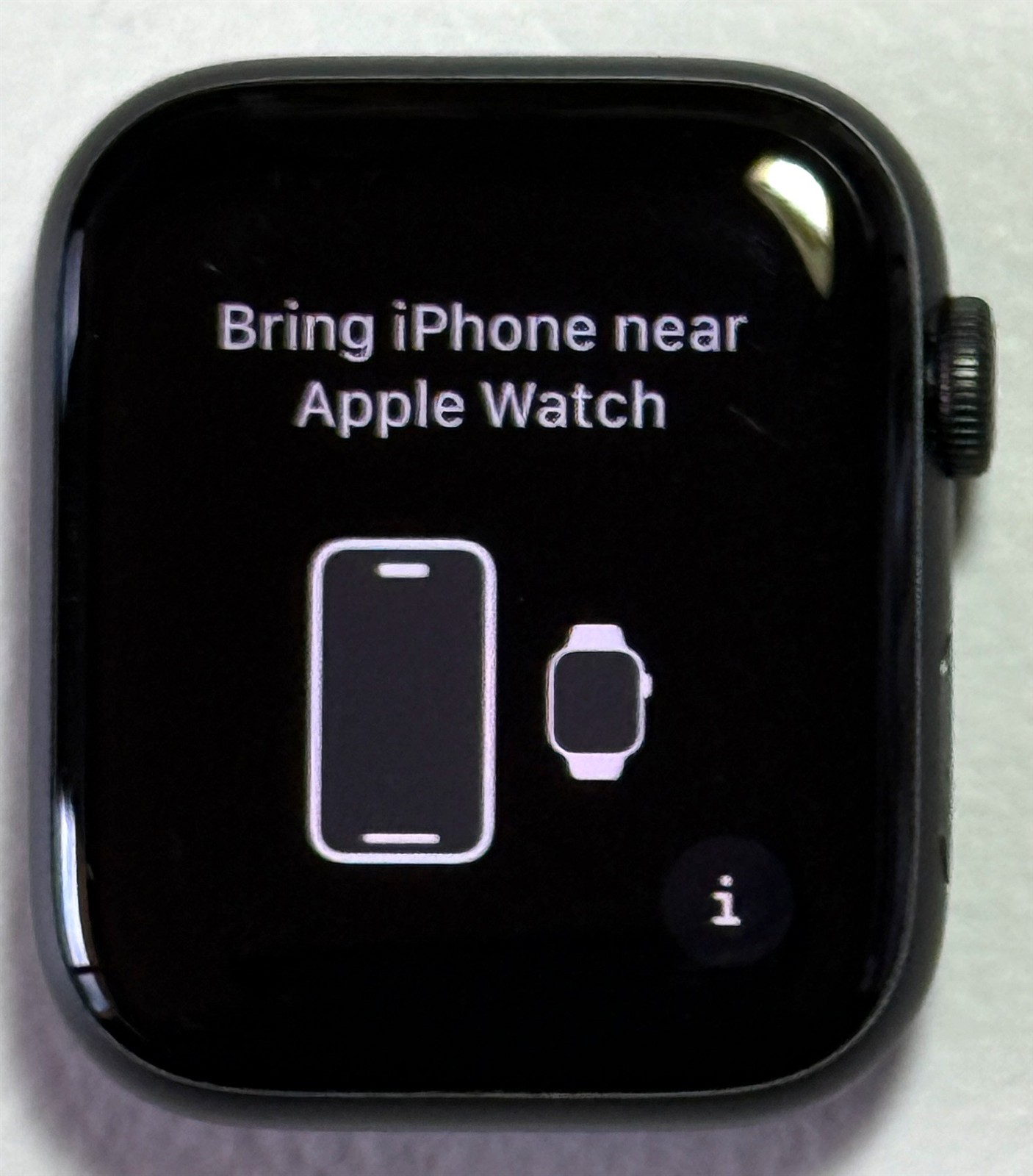 Apple Watch SE 44mm, Black Aluminum Case (GPS + Cellular) no watch band