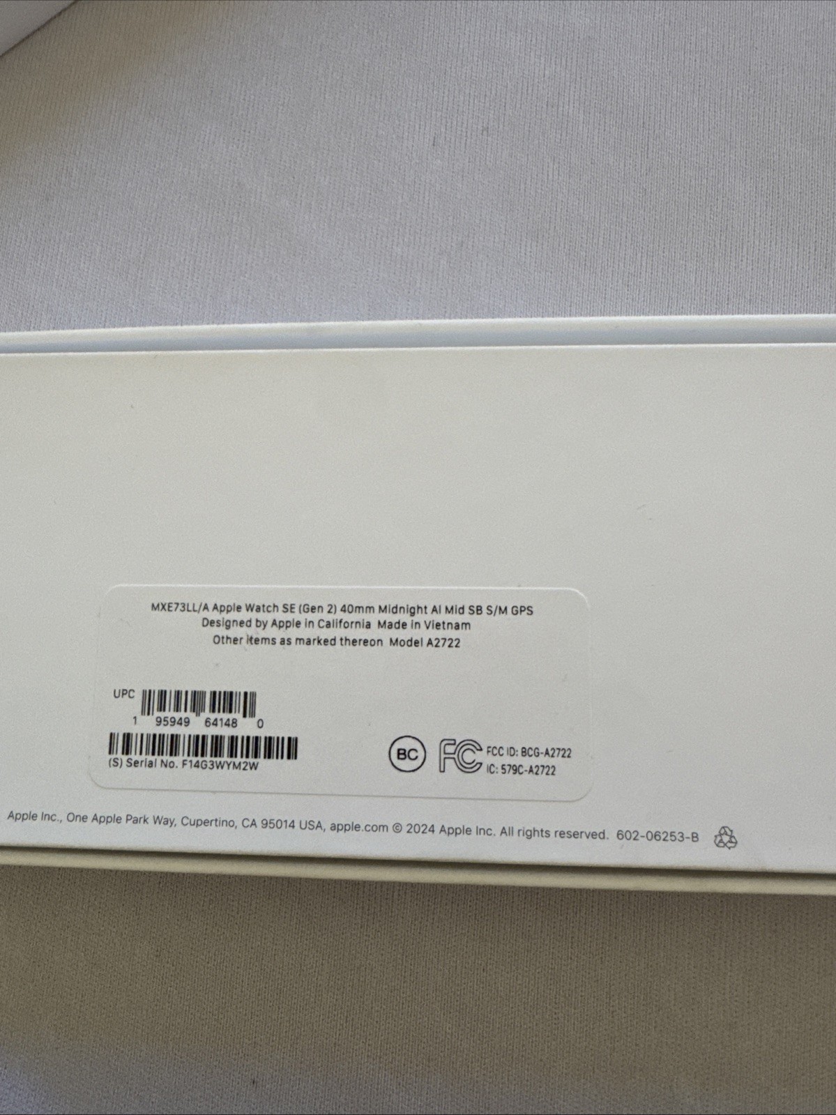 Apple Watch SE, 2nd Gen, GPS, 40mm, Midnight Aluminum Case w/Sport Band. S/M