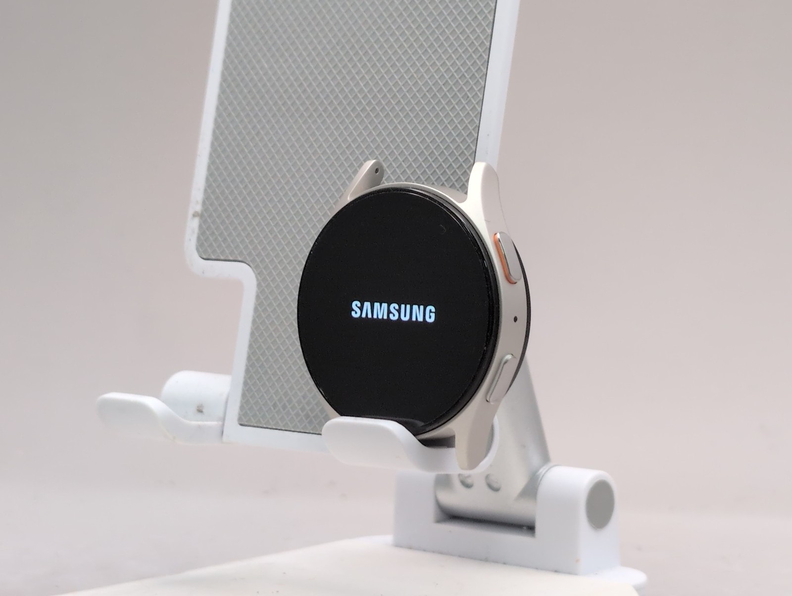 Samsung Galaxy Watch 7 SM-L300 Cream GPS 40MM For Parts Only W089681