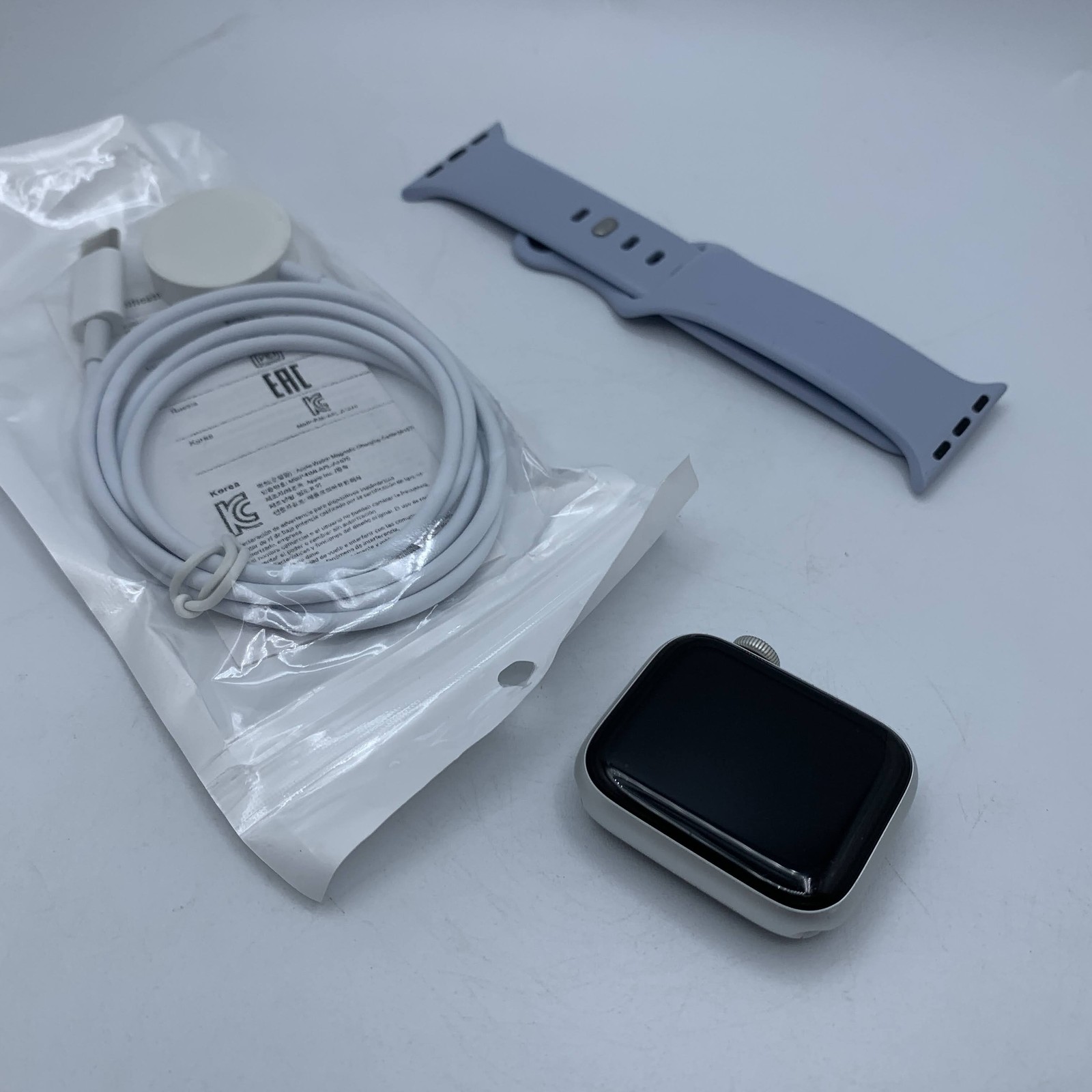 Apple Watch SE (1st Gen) 40mm Silver Aluminum GPS Fair Condition