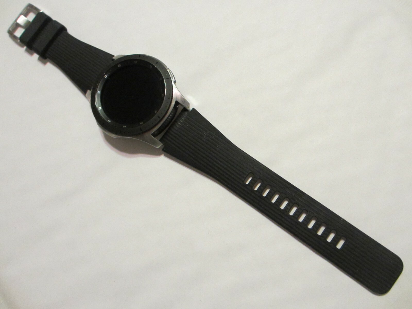 SAMSUNG Galaxy Watch (46mm, GPS, Bluetooth) – Silver/Black, SM-R800NZSAXAR