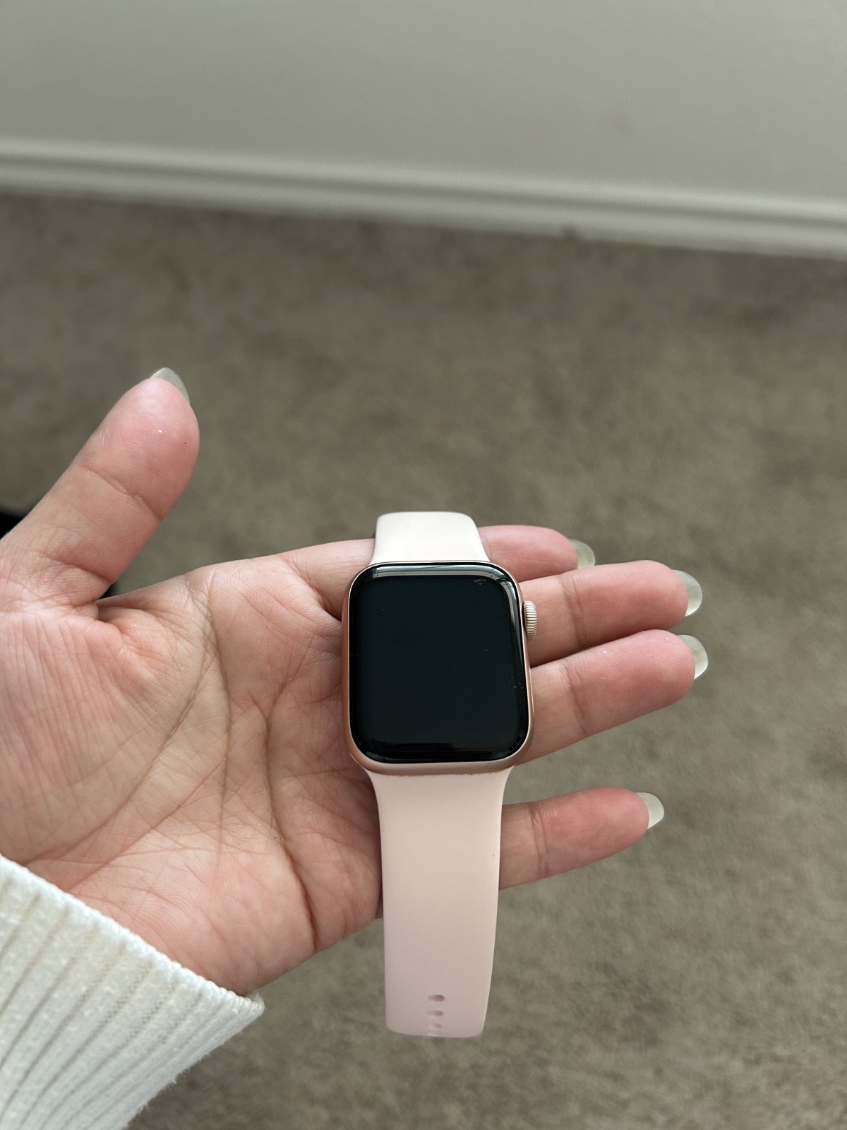 Apple Watch SE, 40 MM, Pink Silicone Band Included (M/L)
