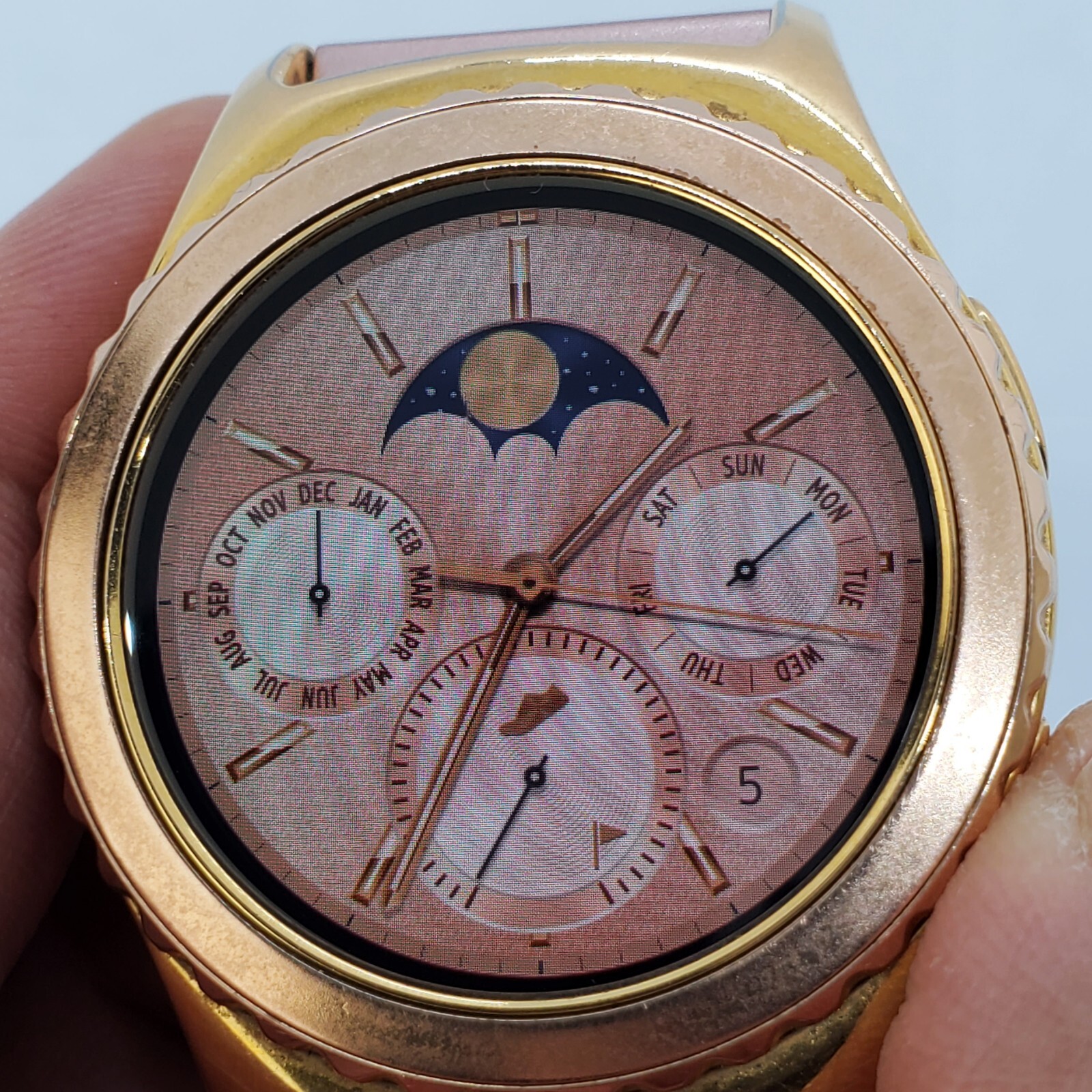 Samsung Galaxy Gear S2 40MM Rose Gold Case Rose Gold Milanese Band Working