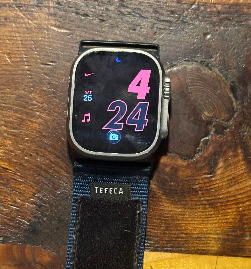 Apple Watch Ultra 1, 49mm Case – Titanium, 32GB Storage, GPS & Emergency SOS