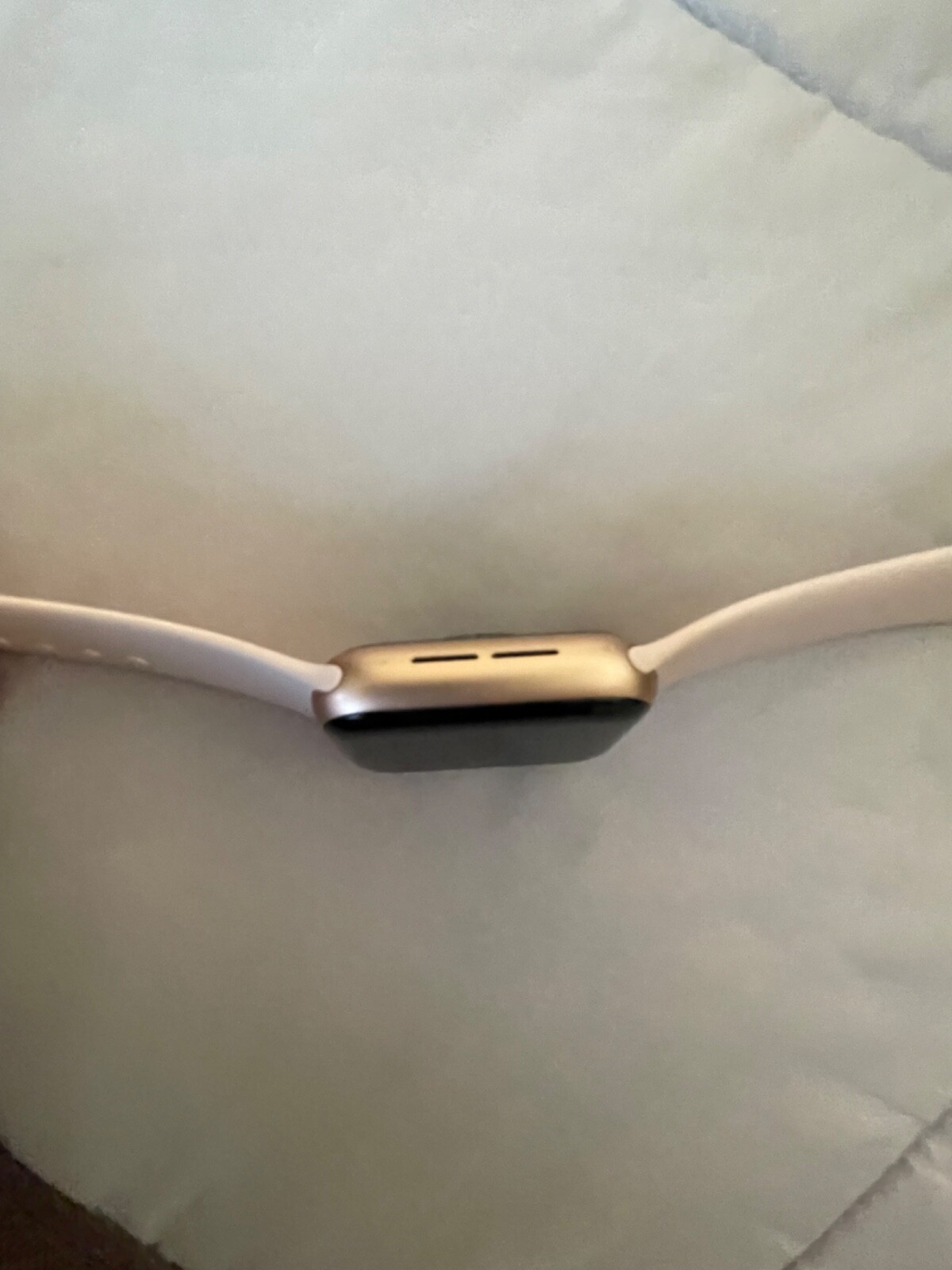Apple Watch Series 6 40mm Gold Aluminum Case with Pink Sand Sport Band – Regular