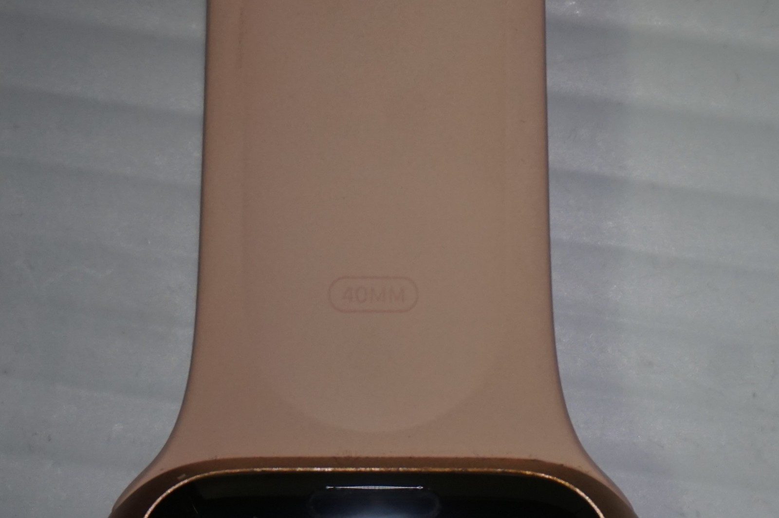 Apple Watch Series 5 (LTE+GPS) Gold Aluminum Case w/ Pink Sand Sport Band – 40mm