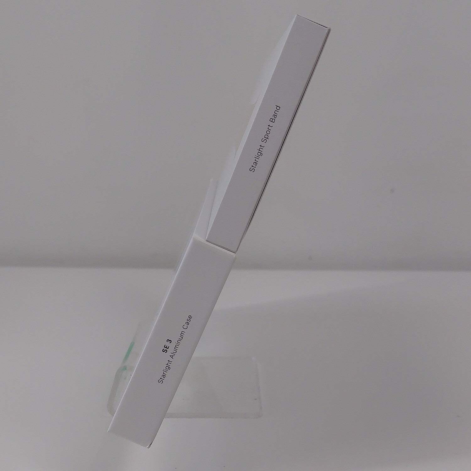 New GPS Only Apple Watch SE 3 40MM Starlight Aluminum Starlight Sport Band