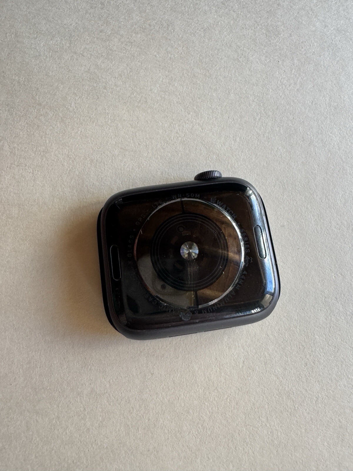 Apple Watch Series 6 (GPS + Cellular)
