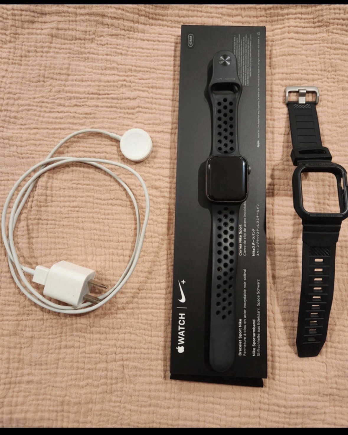 Apple Watch Series 4 40mm Aluminum Case Unlocked GPS+Cell