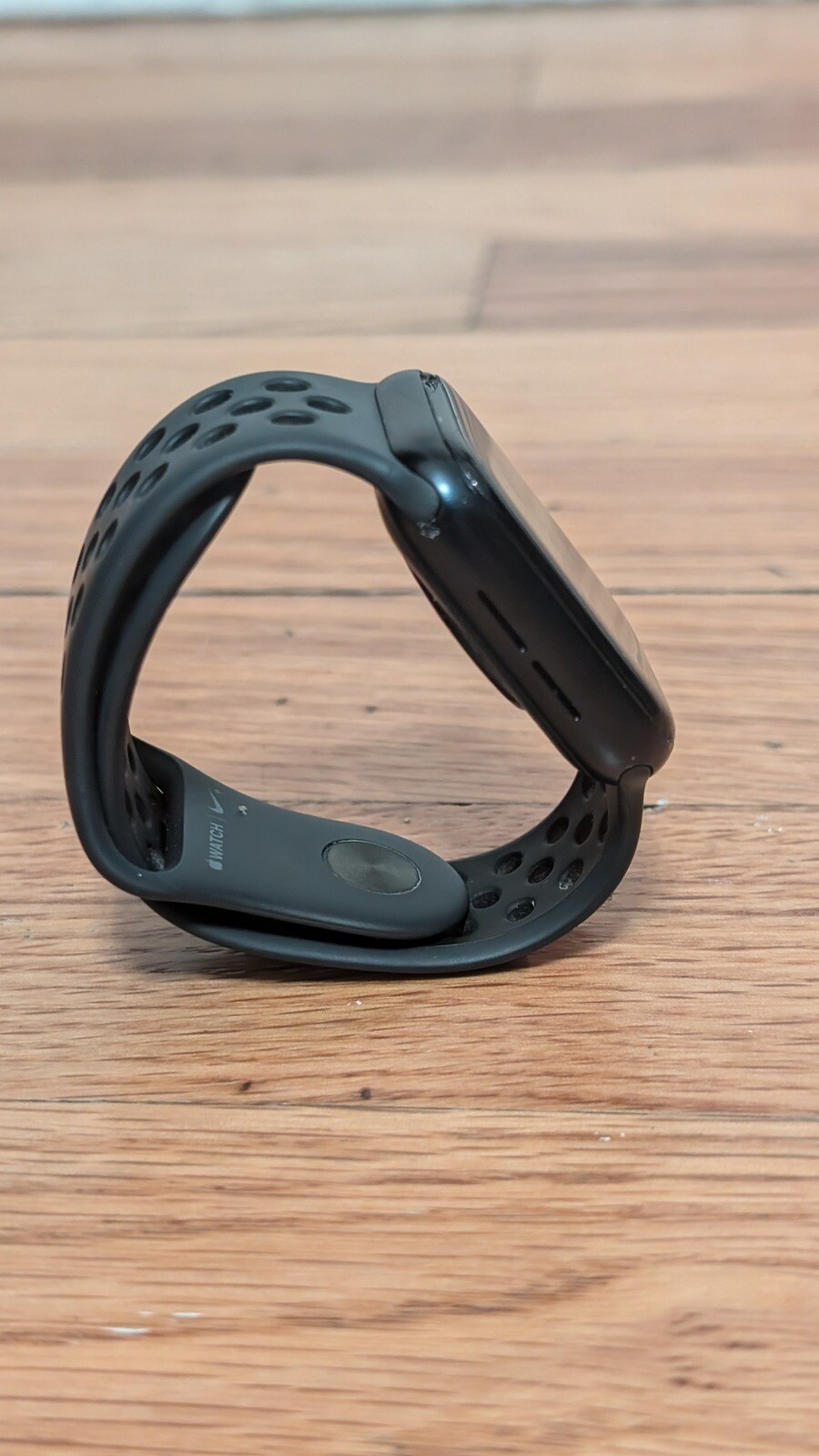 Apple Watch SE (2022) 40mm Aluminum Case with Nike Sport Band, S/M (GPS)