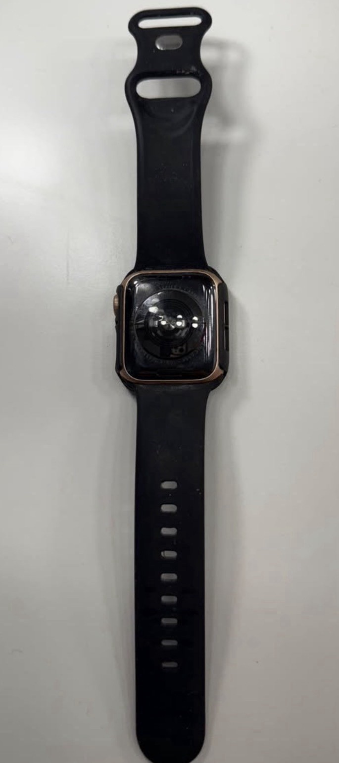 Apple Watch Series 5 40mm Gold Aluminum Case Black Silicone Band GPS 32GB