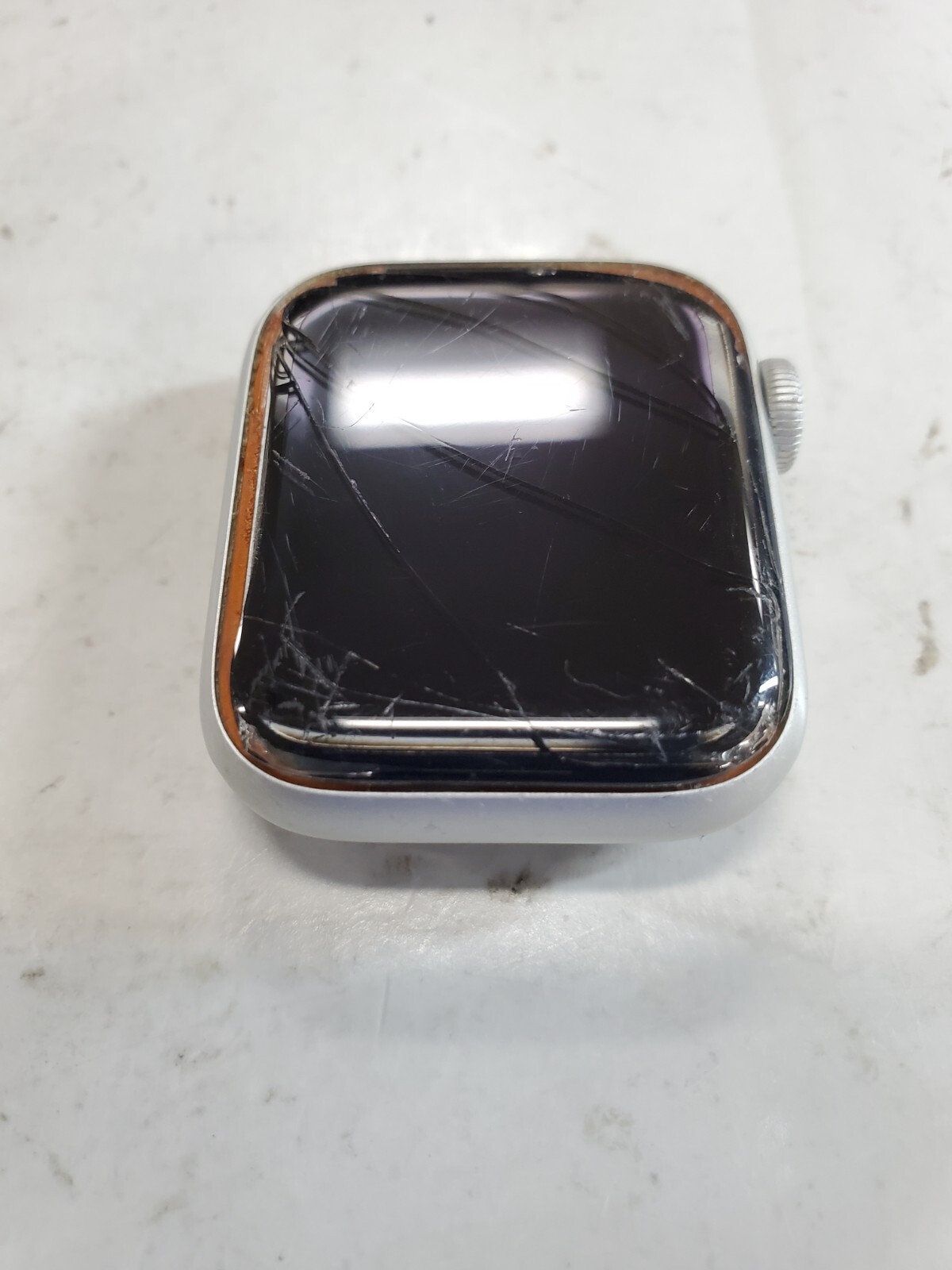 Apple Watch Series 6 40m A2293 GPS + Cellular Silver Aluminum – For Part – 37HN