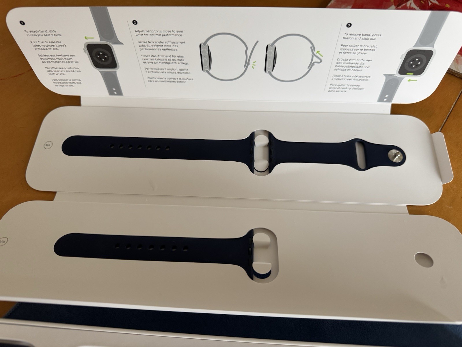 Apple Watch Series 6 44 mm Blue Aluminum Case with Deep Navy Sport Band