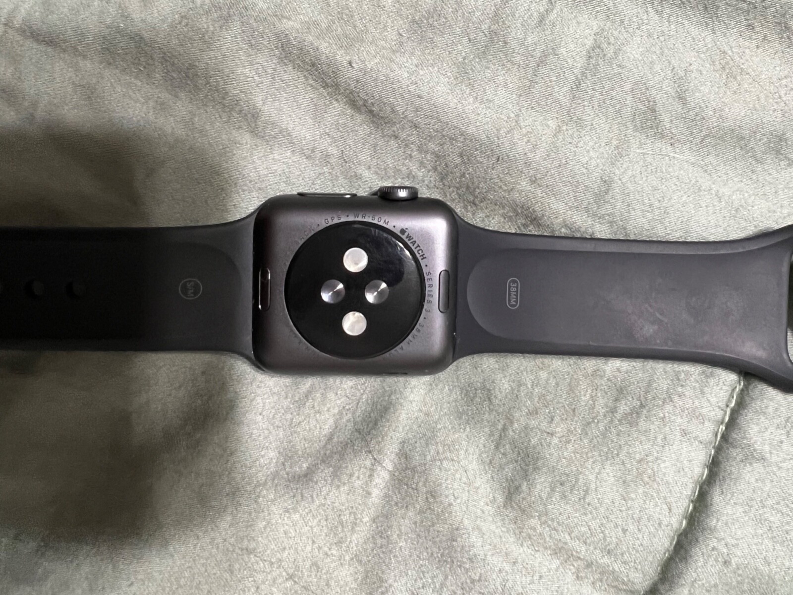 Apple Watch Series 3 38 mm Gray Case Black Aluminium Smartwatch – MTF02LLA