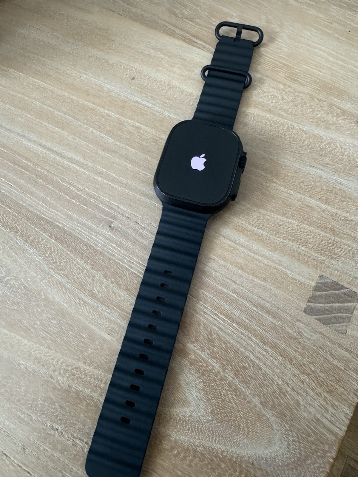 Apple Watch Ultra 2 49mm Titanium (GPS + Cellular) LOCKED