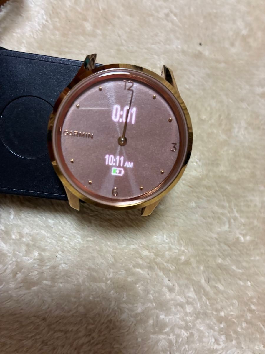 Garmin vivomove LUXE 010-02241 Black and Gold Used GPS Smartwatch Analog Display