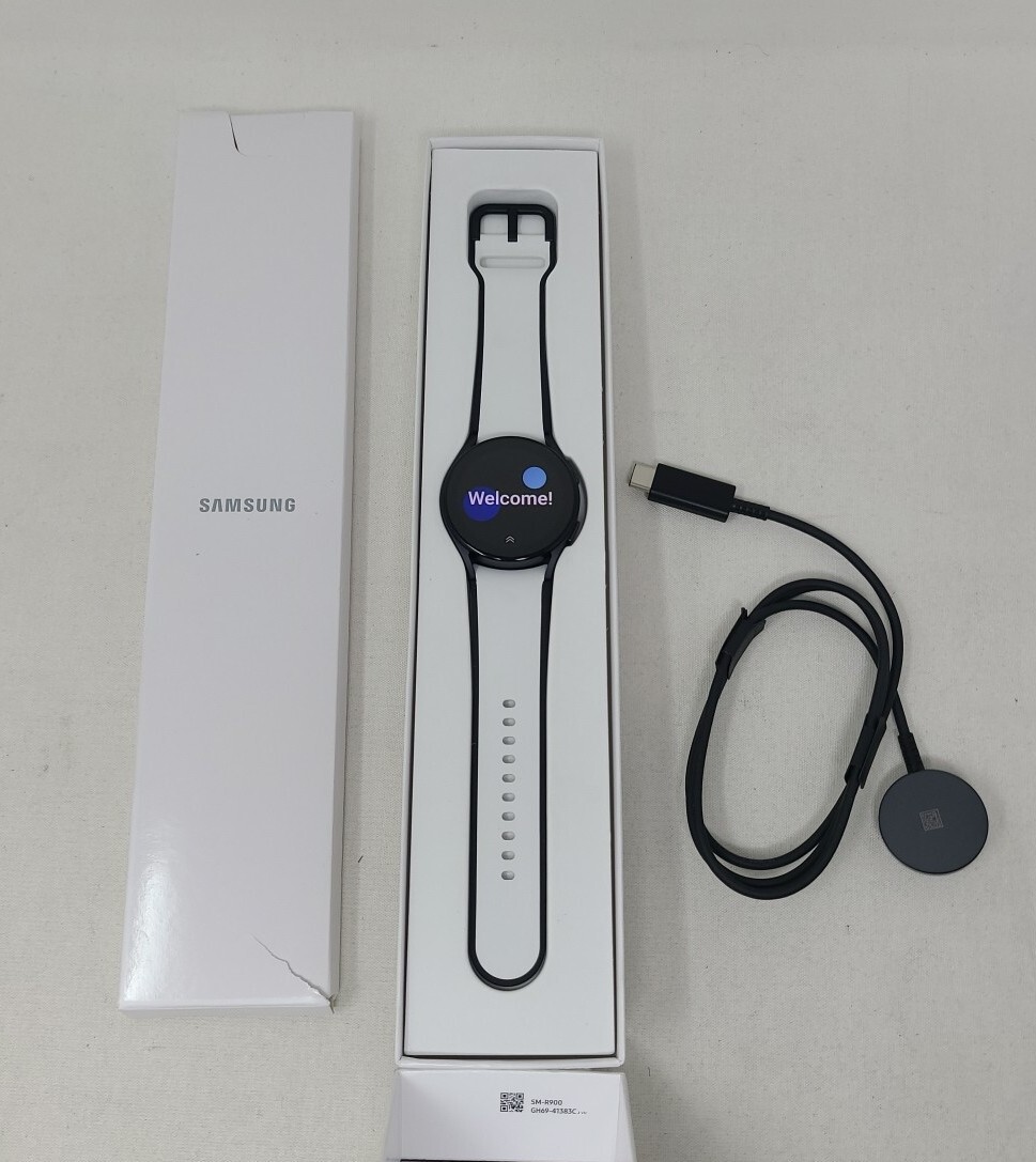 Samsung Galaxy Watch 5 Golf Edition SM-R900 40mm Gray Bezel with Two-Tone Band
