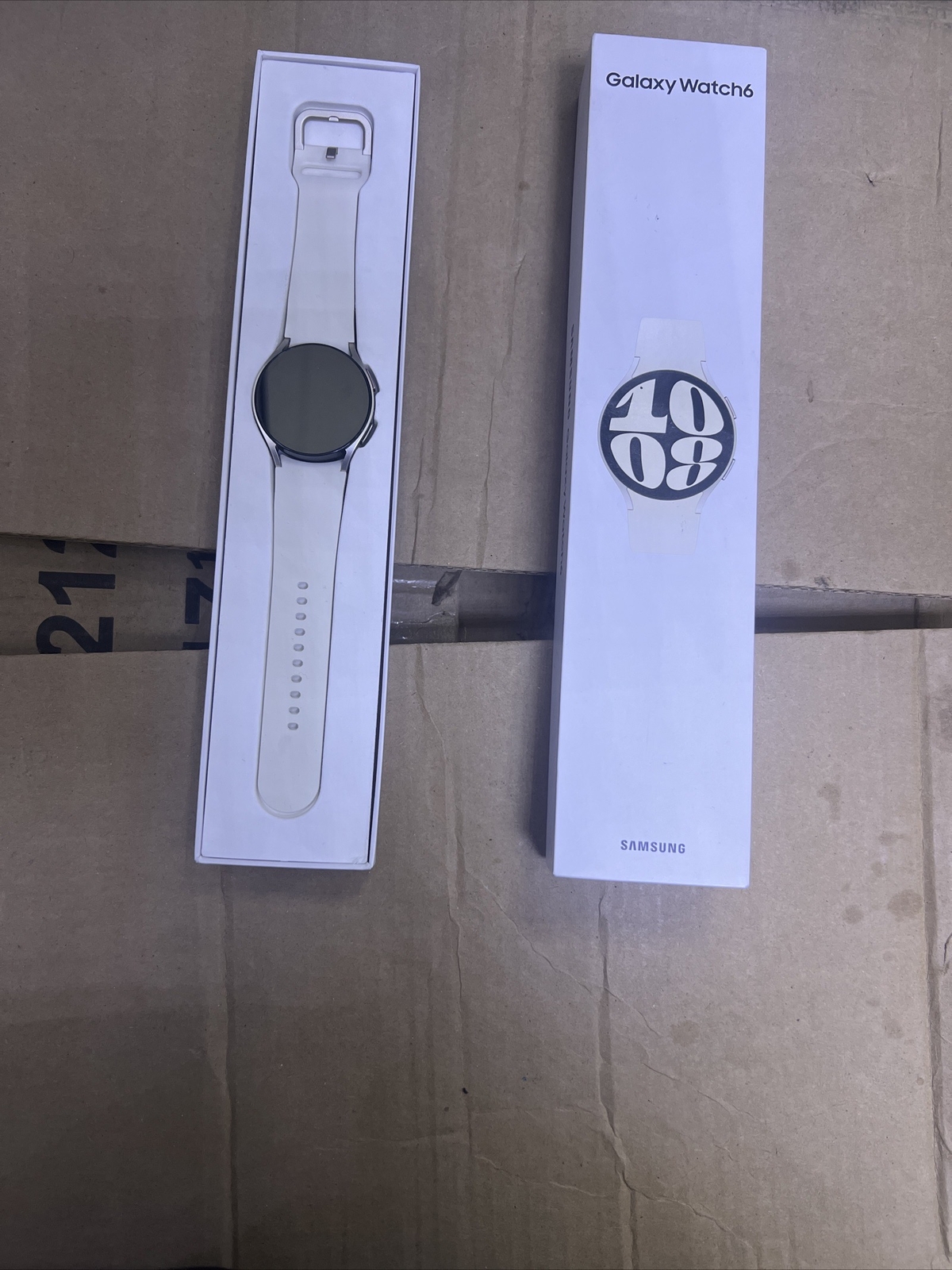 Samsung Galaxy Watch6 SM-R930 40mm Gold Aluminum Case with Cream Sport Band…