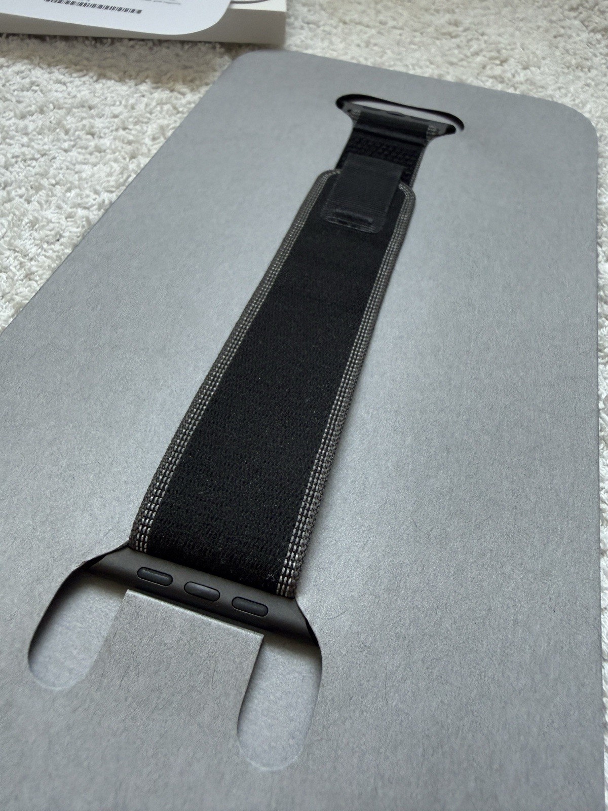 Genuine Apple 49mm Black/Charcoal Trail Loop – M/L – Black Titanium Finish