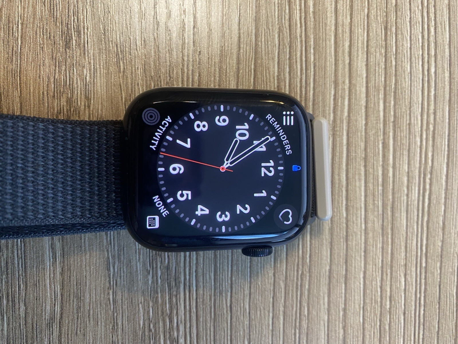 Apple Watch Series 9 45mm Aluminum GPS – Excellent Condition