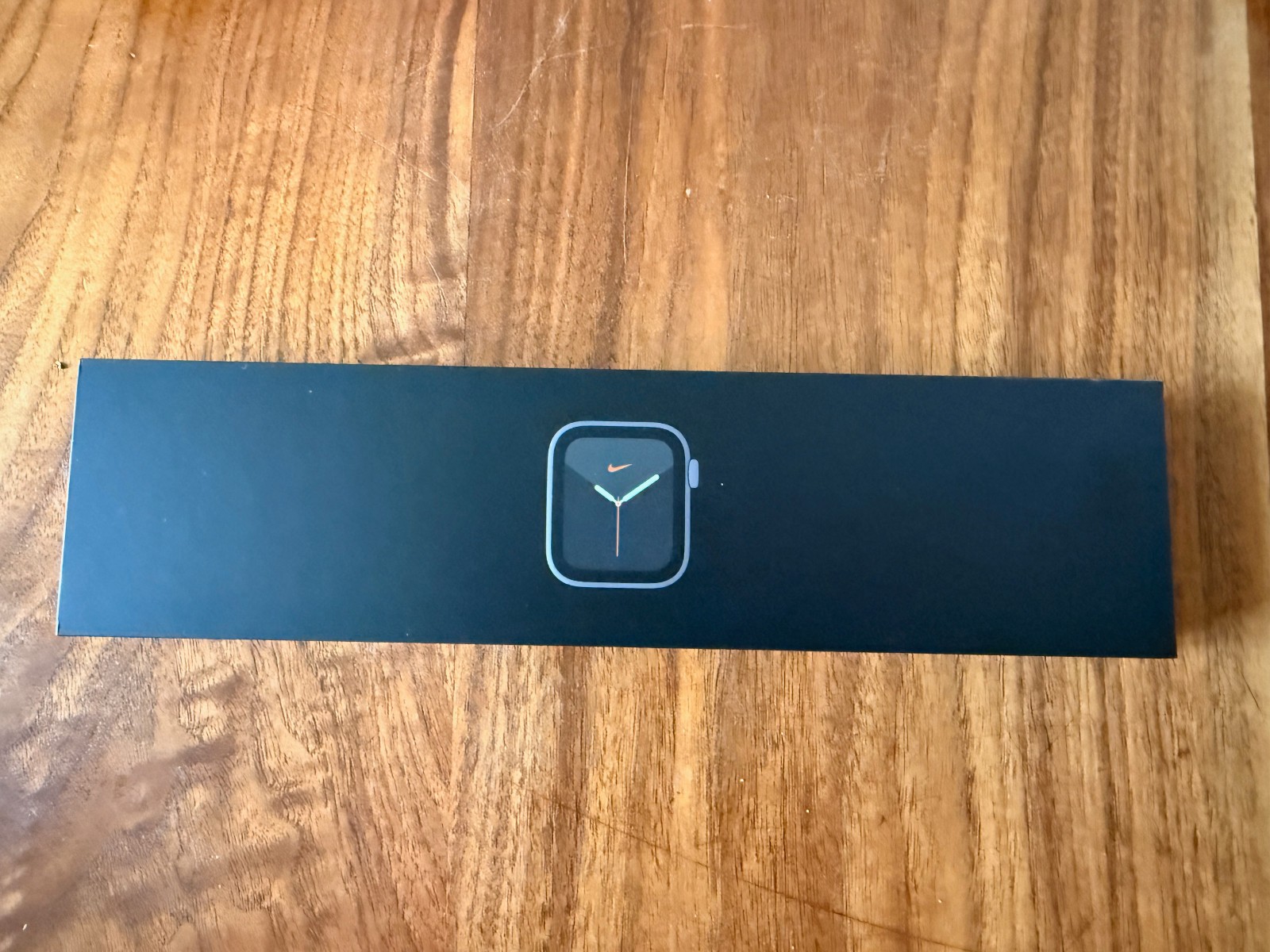 Apple Watch Nike Series 6 44mm GPS Space Gray MG173LL/A – Minor Screen Scratch