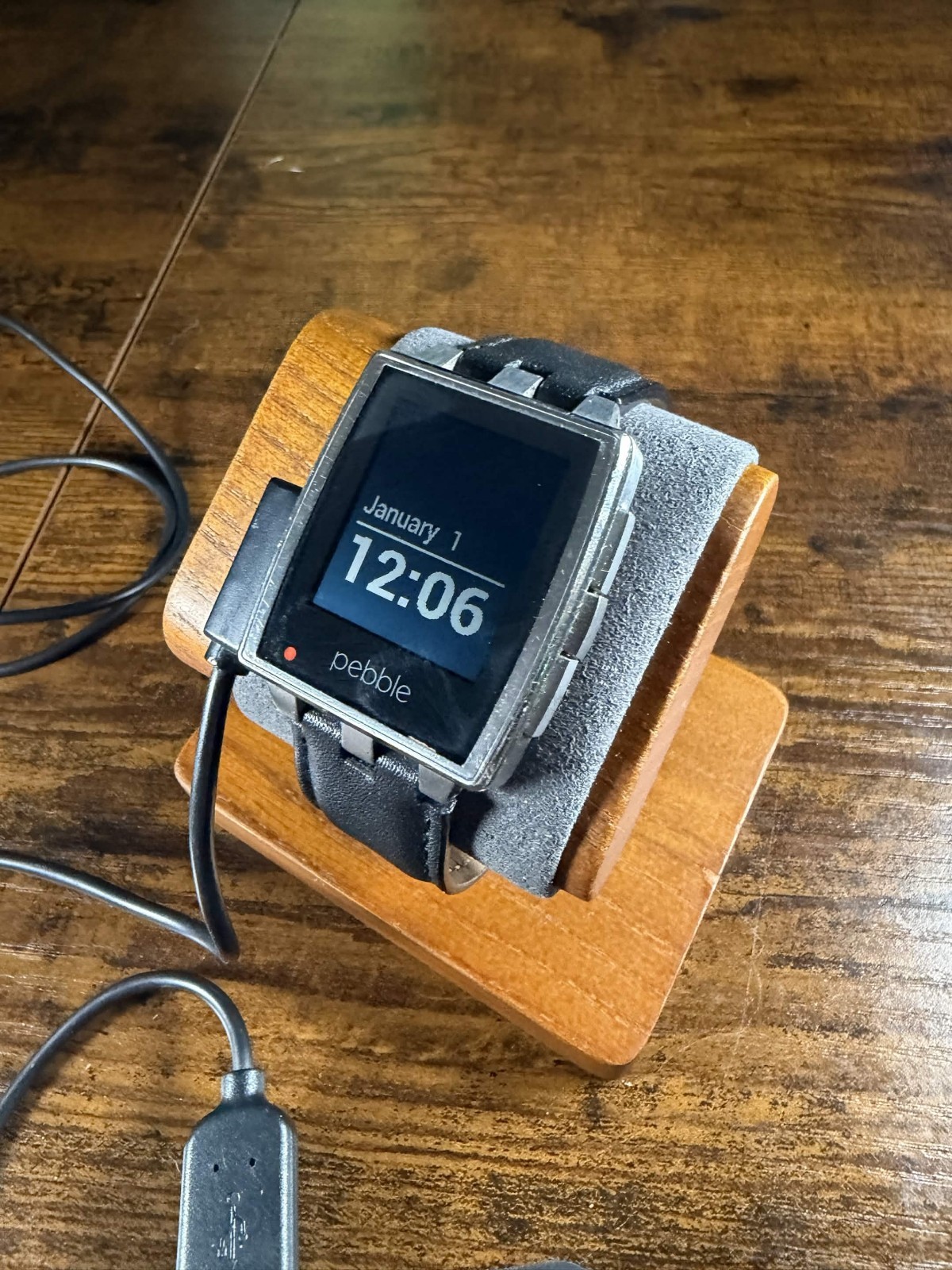 Pebble Steel Smartwatch – Moderately Used